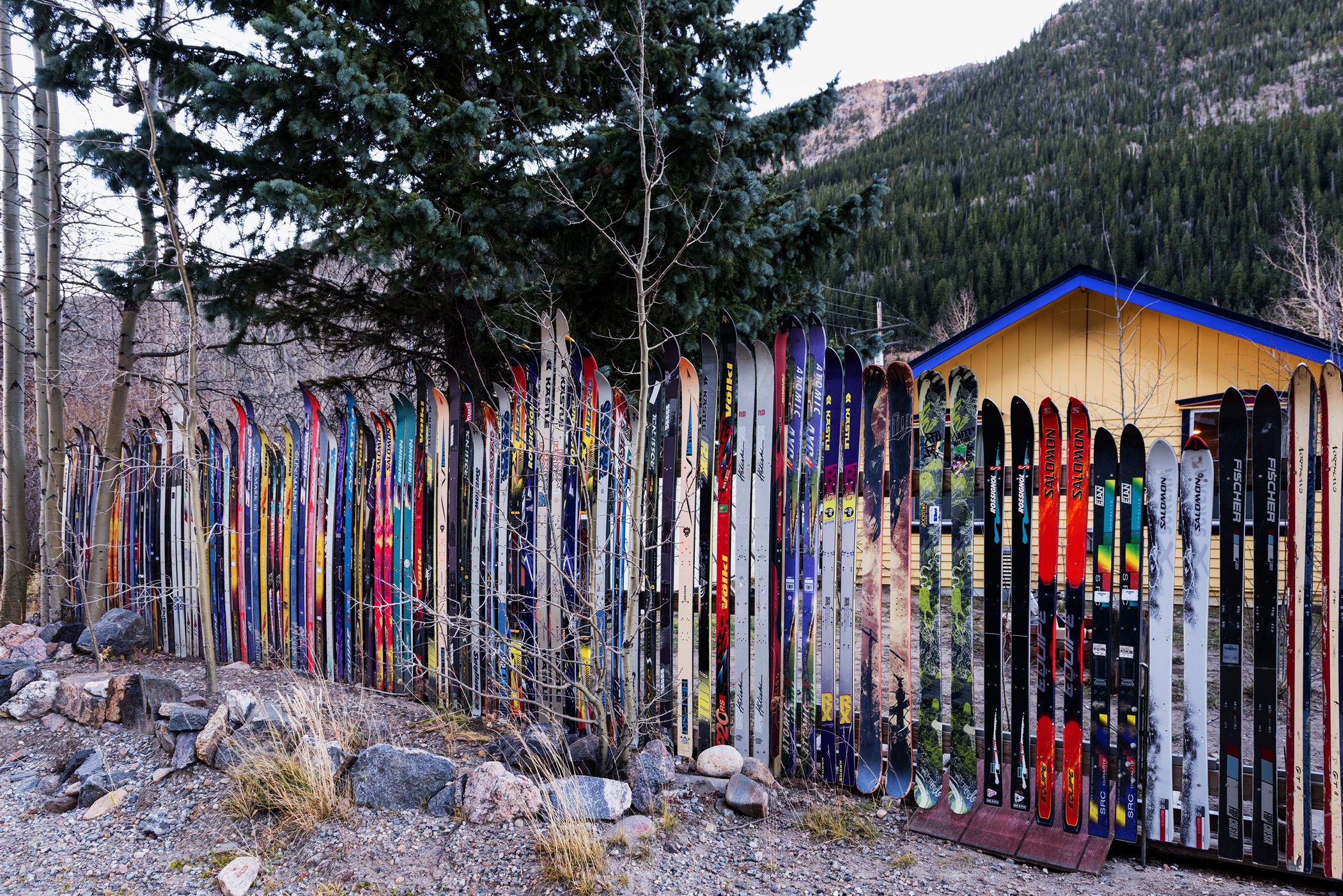 Ski Skiing Sport Fence Weird 2101x1402