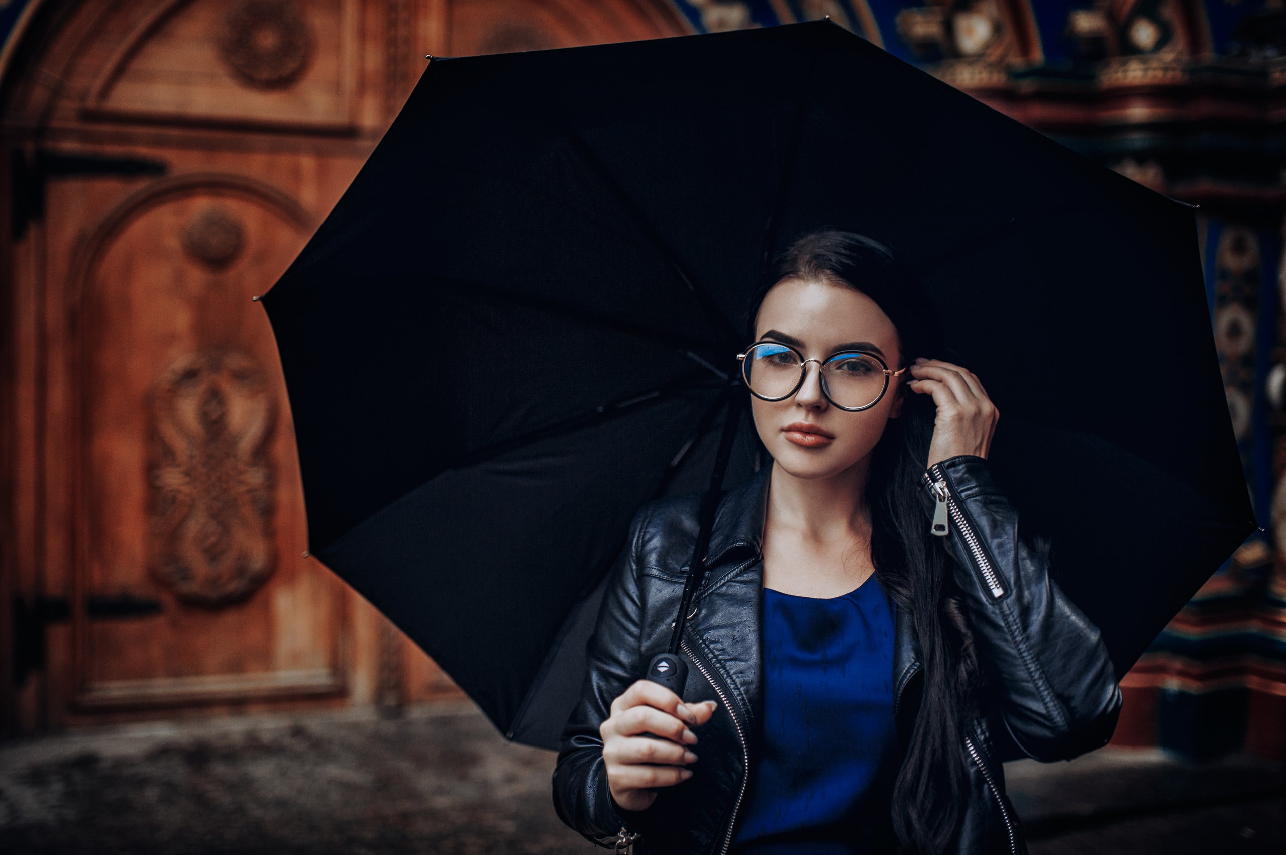 Women Brunette Women Outdoors Face Black Hair Umbrella Women With Glasses Portrait Leather Jackets L 2560x1702