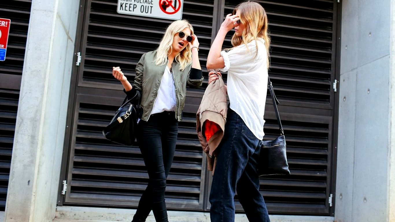 Women Street Style Fashion 1366x768