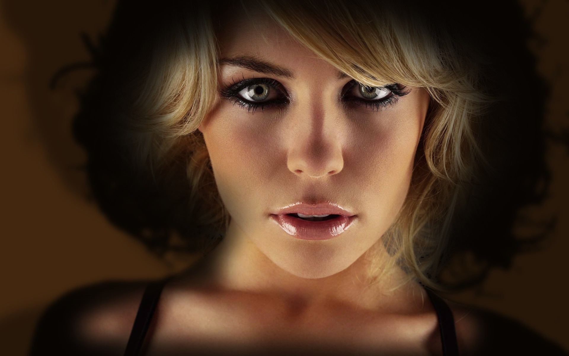 Women Face Model Profile Abigail Clancy 1920x1200