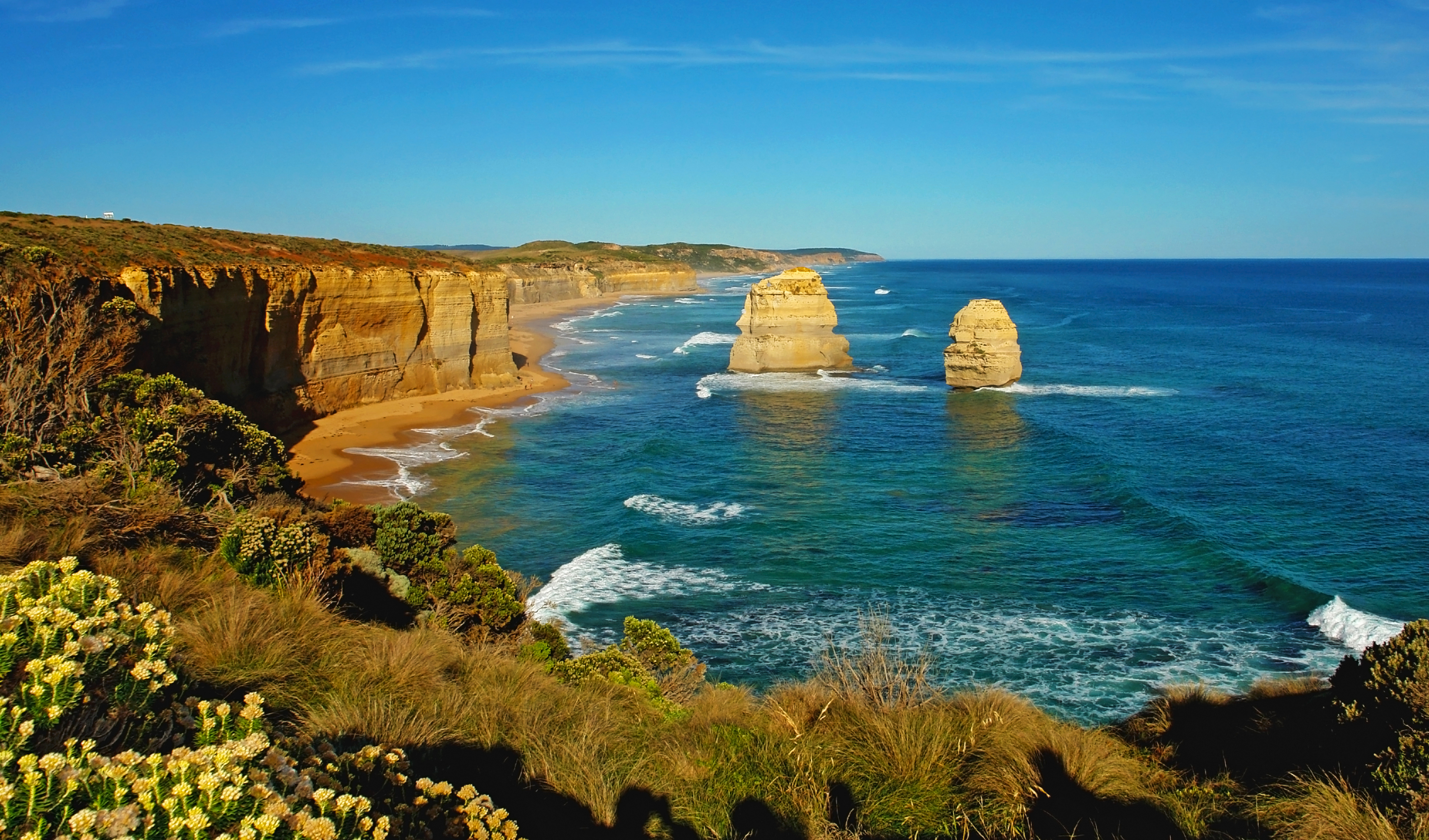 The Twelve Apostles Coastline Limestone Stacks Victoria Australia Australia 3374x1984