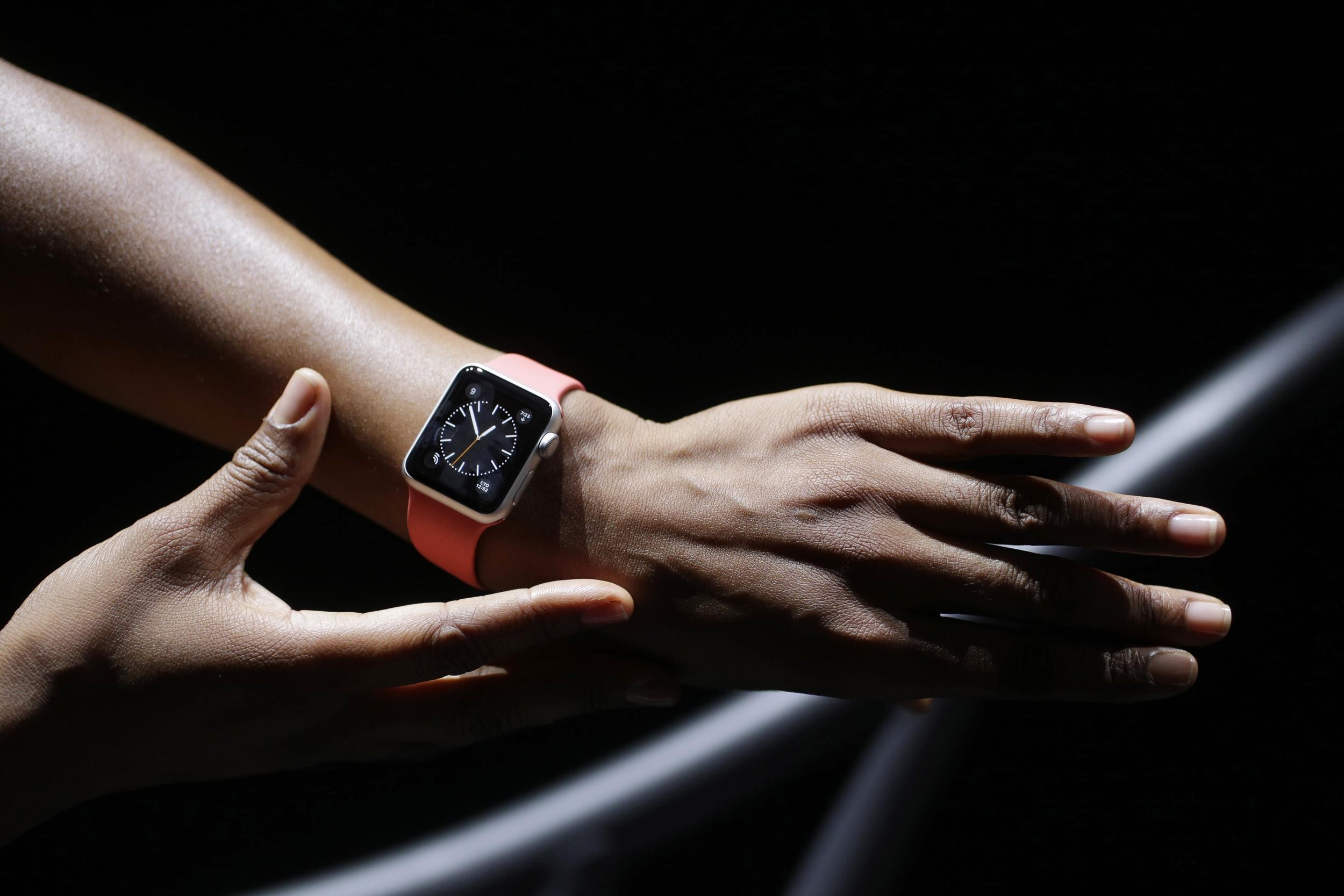 Arms Hands Apple Watch 2500x1667