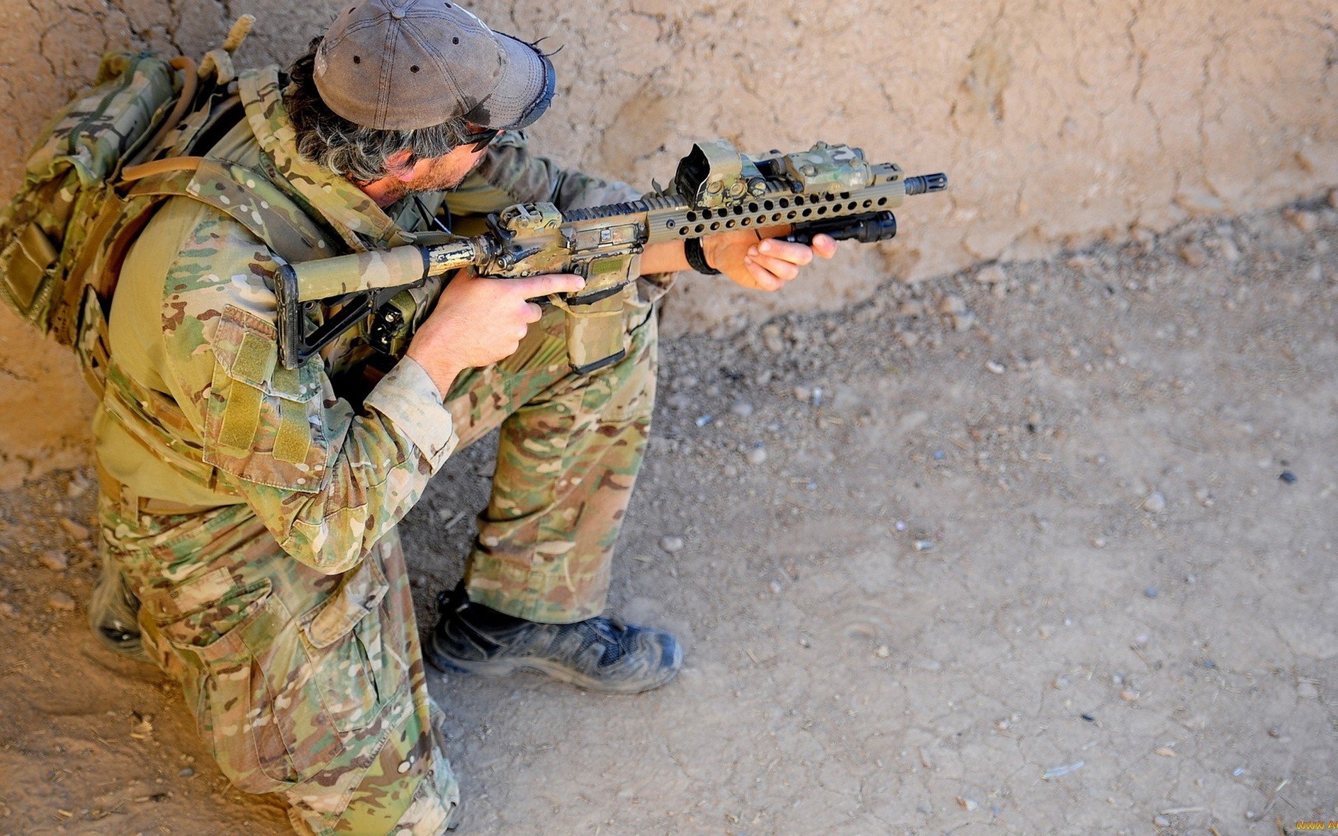 Soldier Camouflage Gun Squatting Focused 1920x1200
