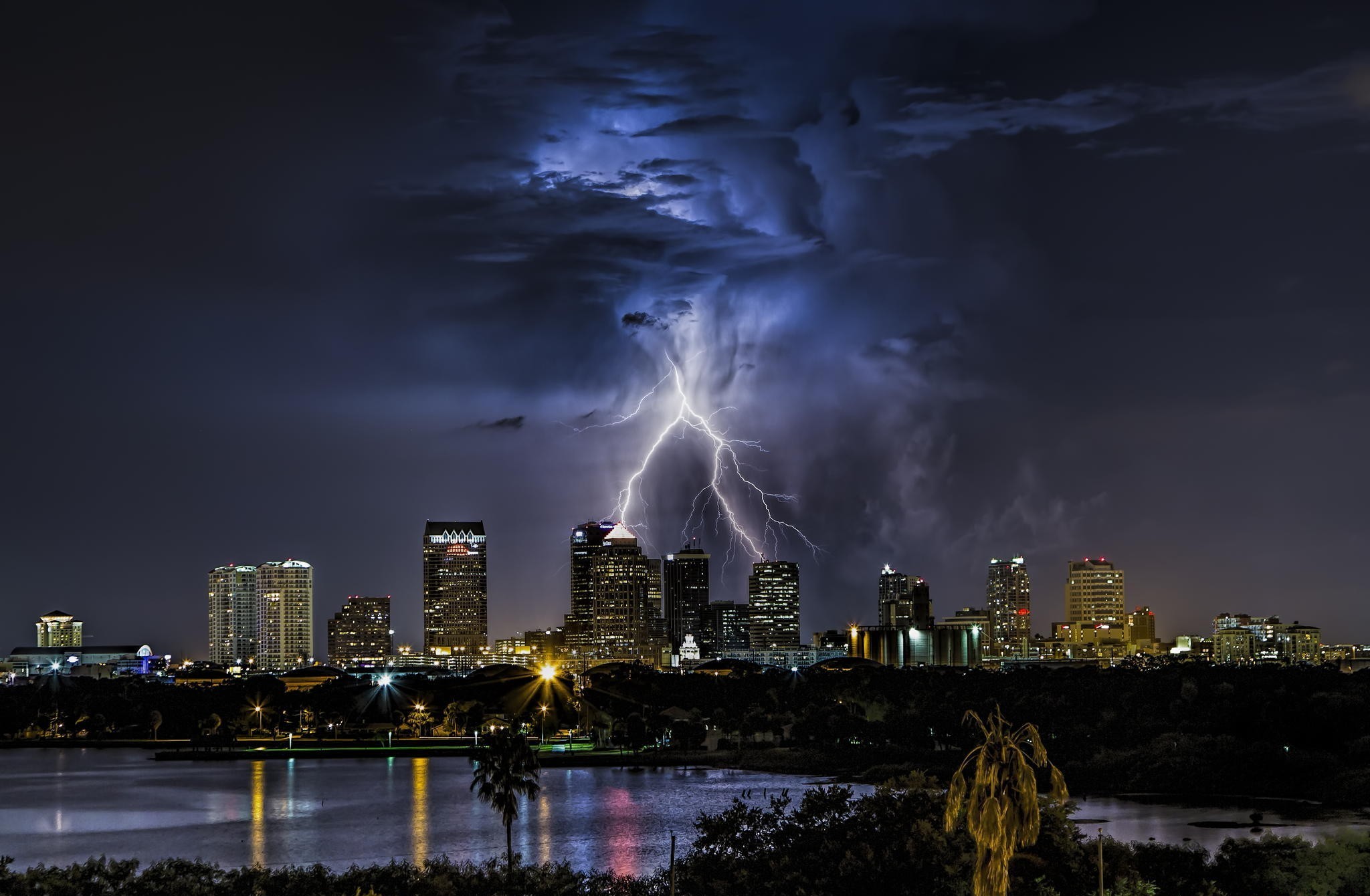 Tampa Florida Lightning 2048x1340