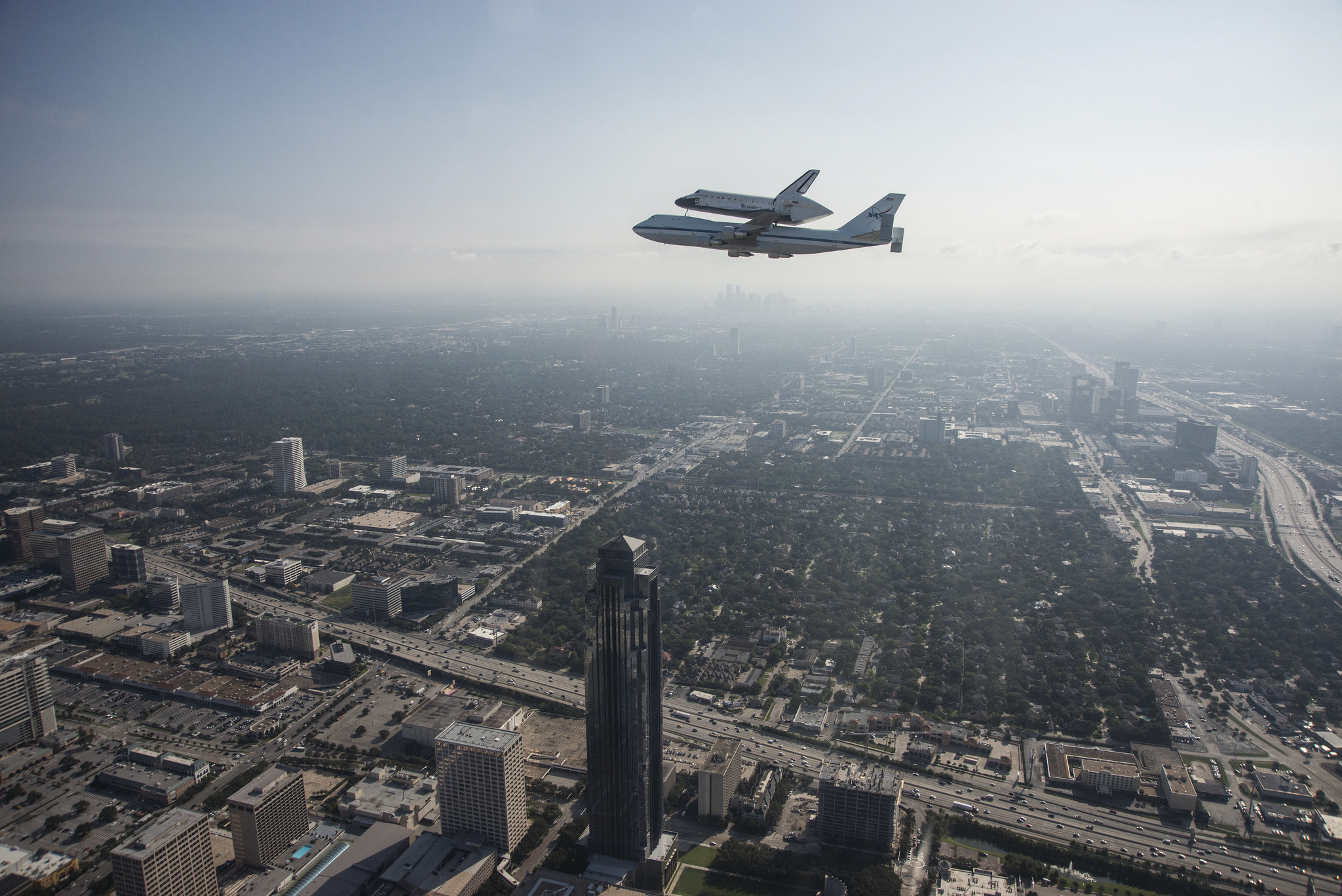 Shuttle Airplane NASA Houston Building Skyscraper City 2048x1367