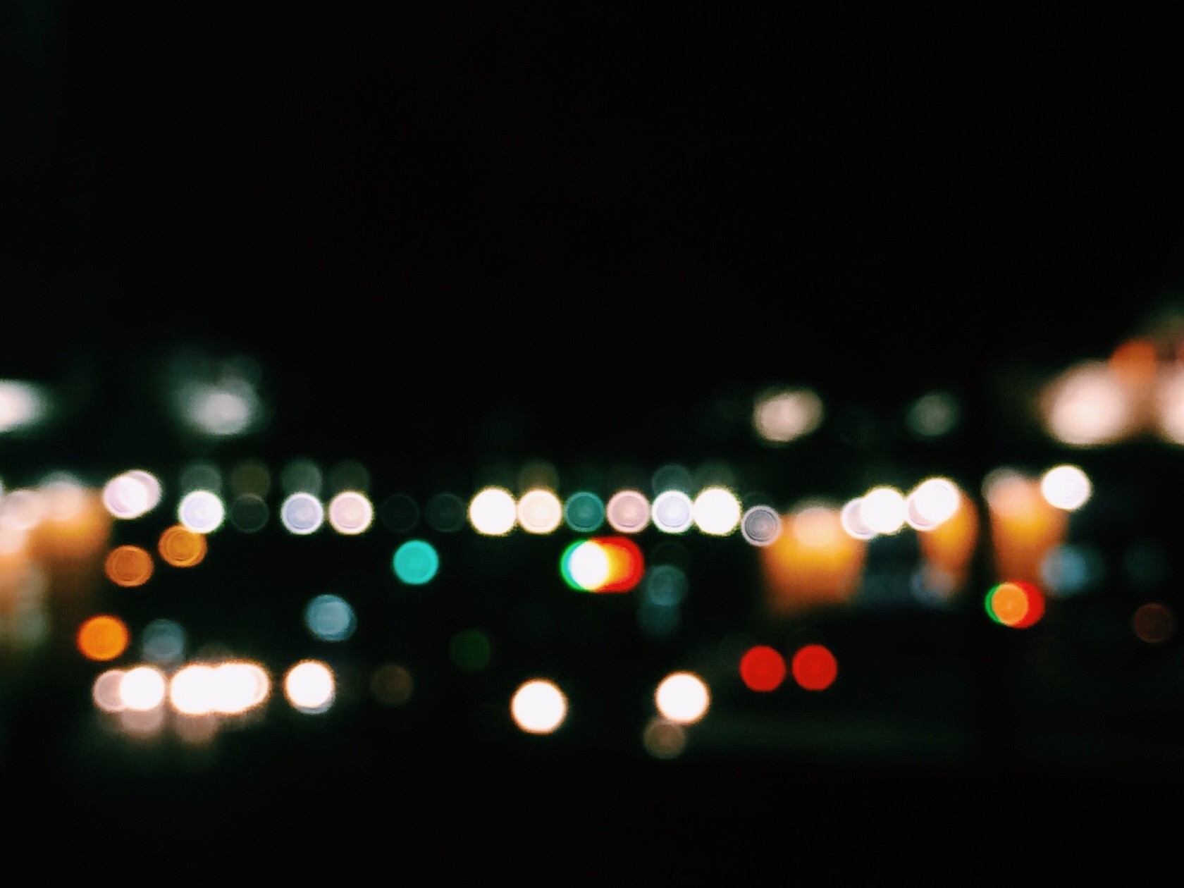Street Light Night View Blurred Lights 1680x1260