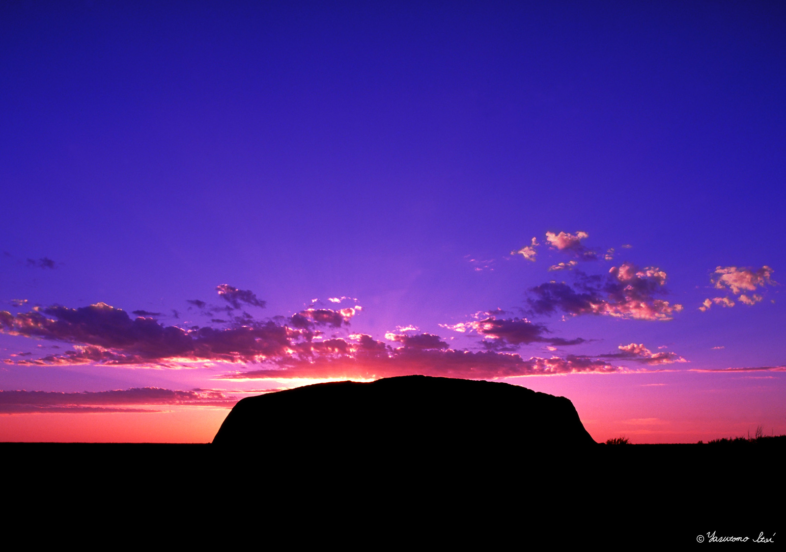 Uluru 1600x1125
