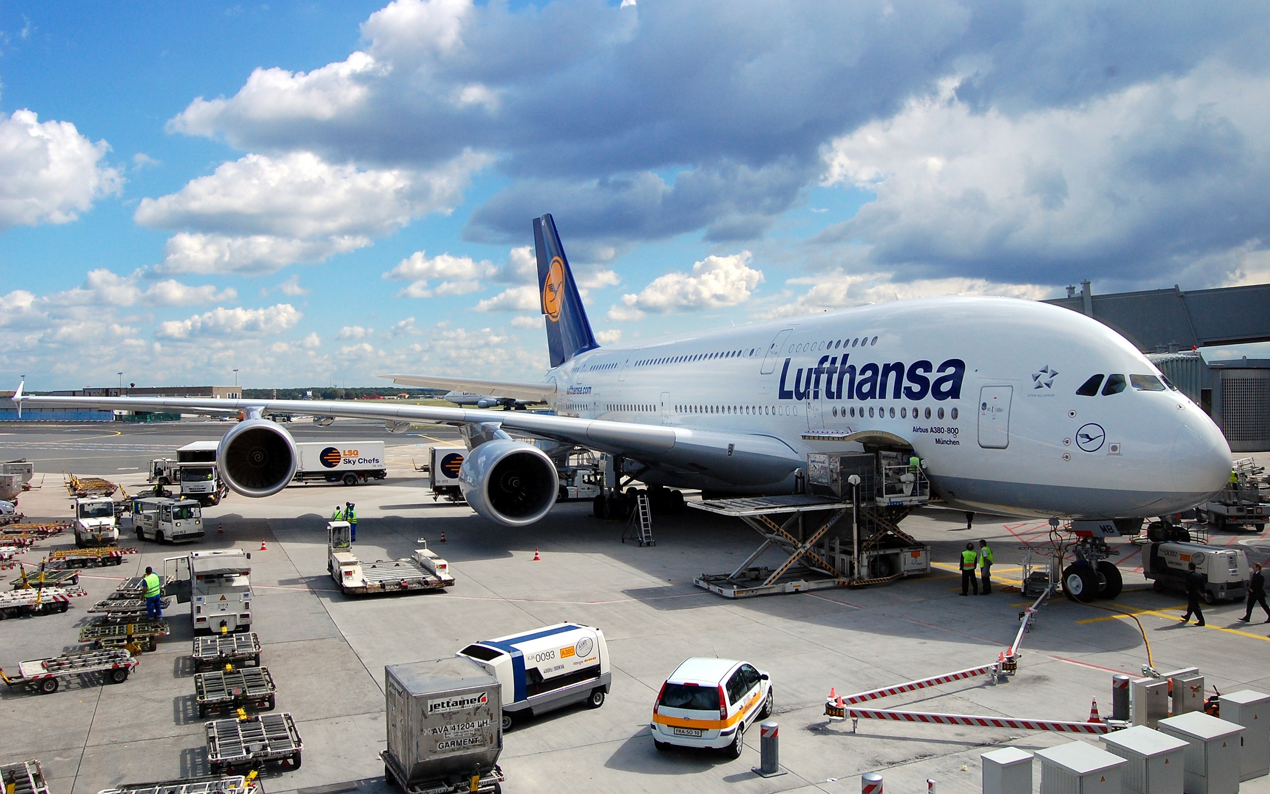 Aircraft Airplane A380 Airbus Airbus A 380 861 Airport Lufthansa 2560x1600