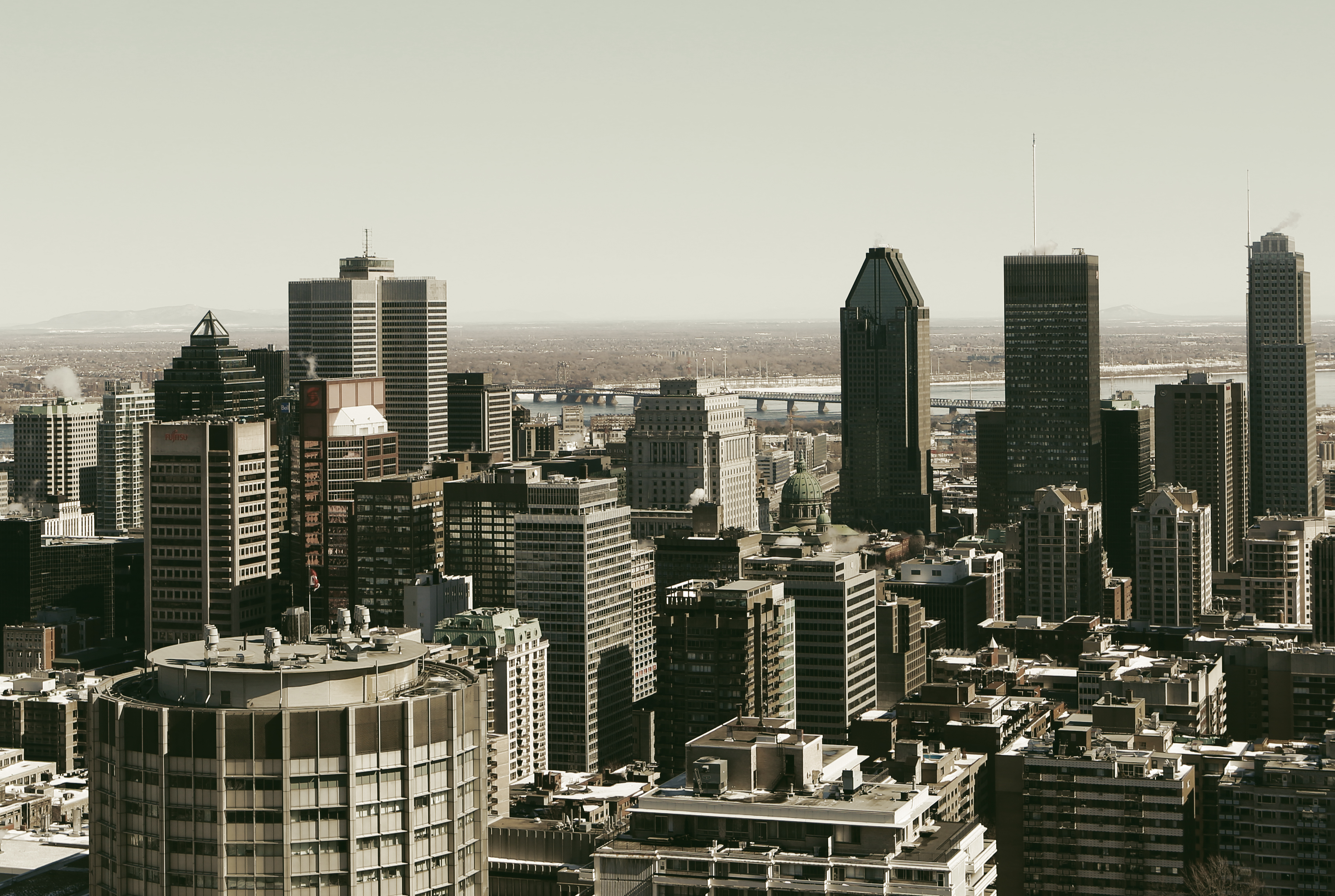 Canada Montreal Skyline 3632x2440