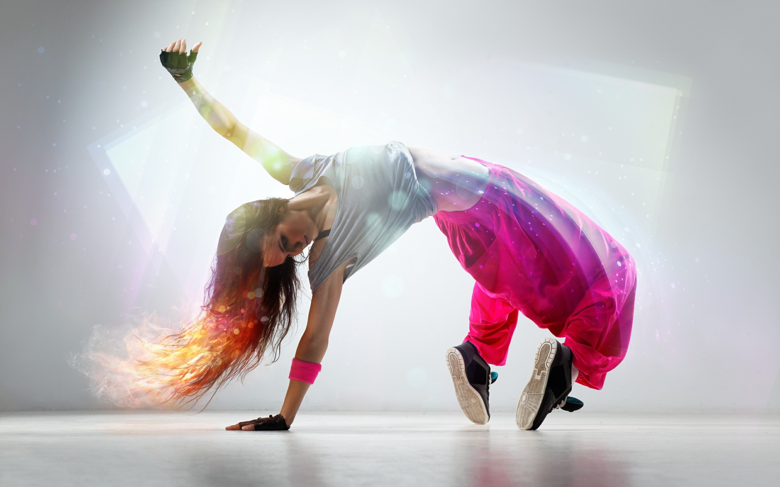 Women Breakdance 2560x1600