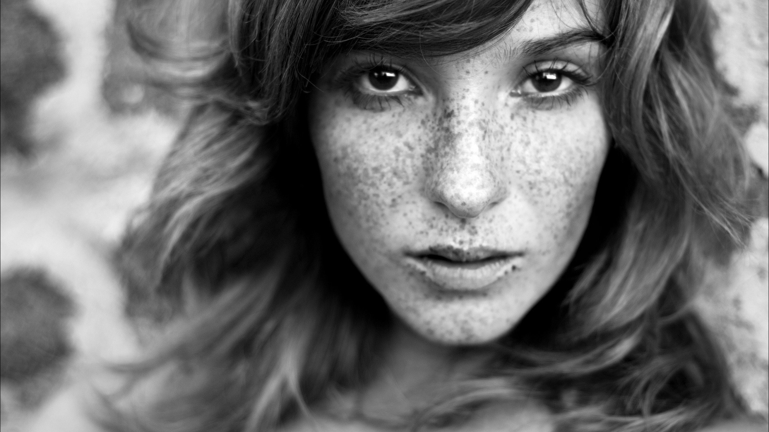 Vica Kerekes Face Freckles 2560x1440