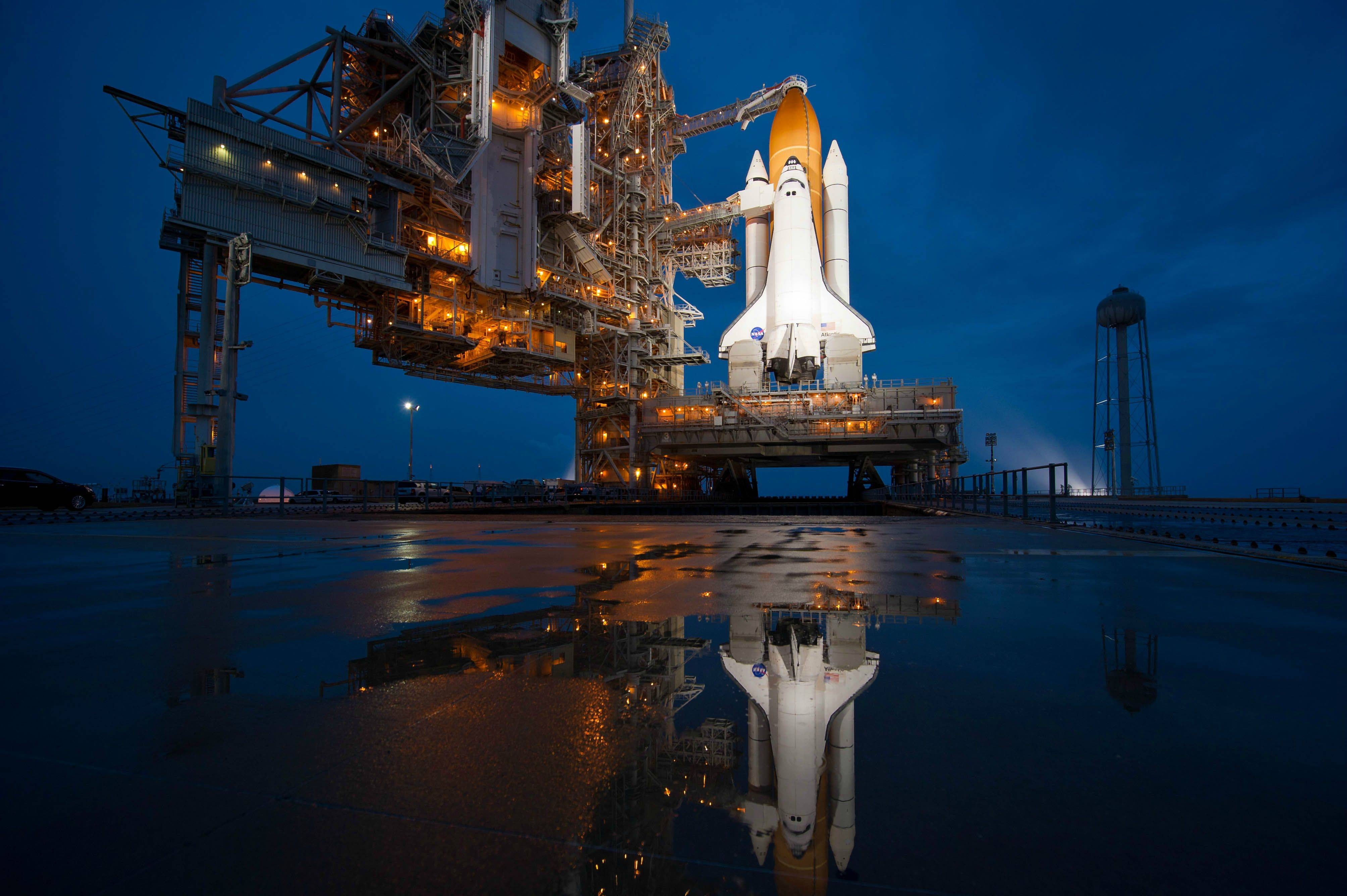 Space Spaceship Space Shuttle NASA Space Shuttle Atlantis Universe Reflection 4015x2672