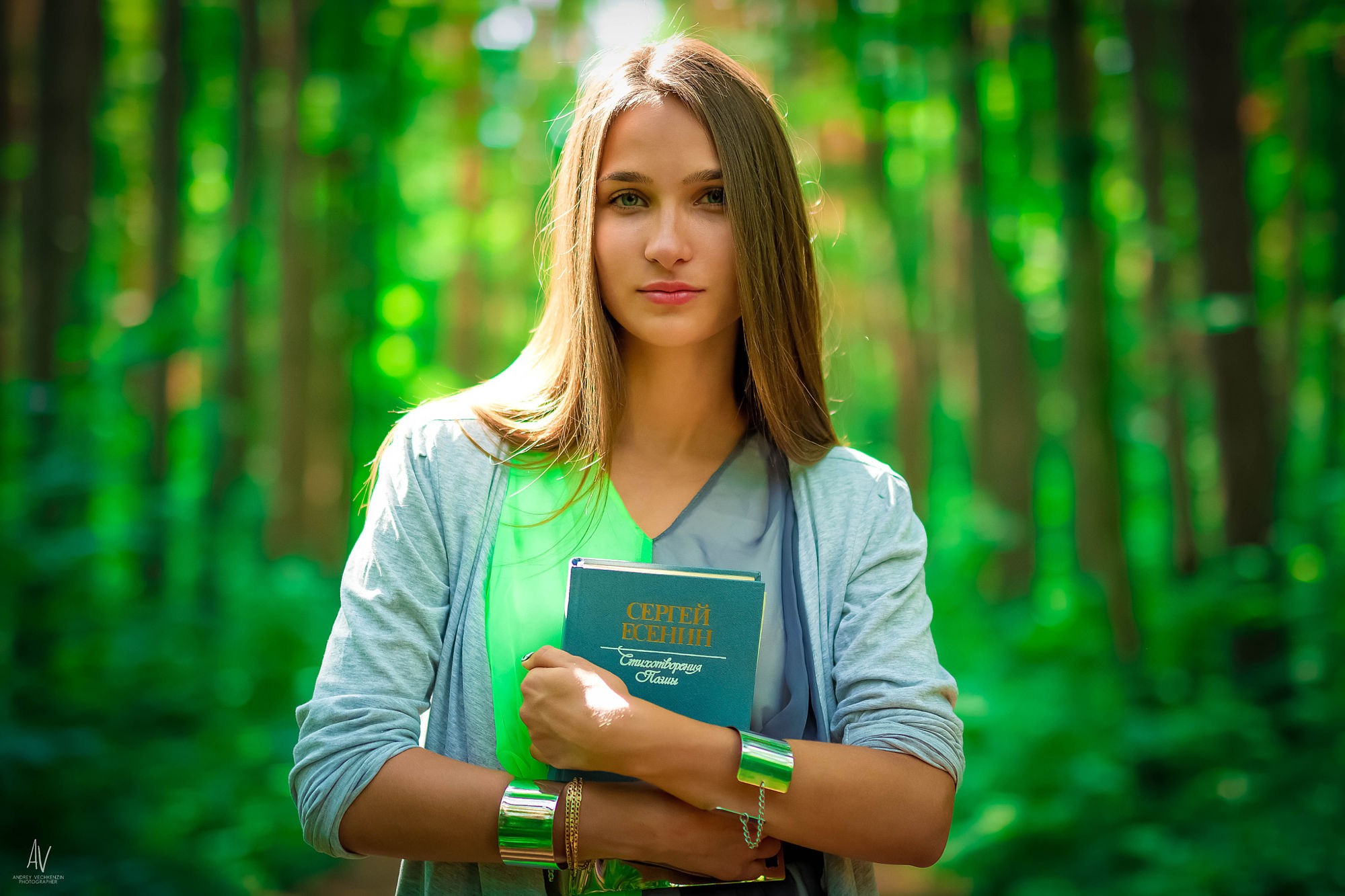 Women Model Portrait Blonde Women Outdoors Looking At Viewer Forest Trees Books Bangles 2000x1333