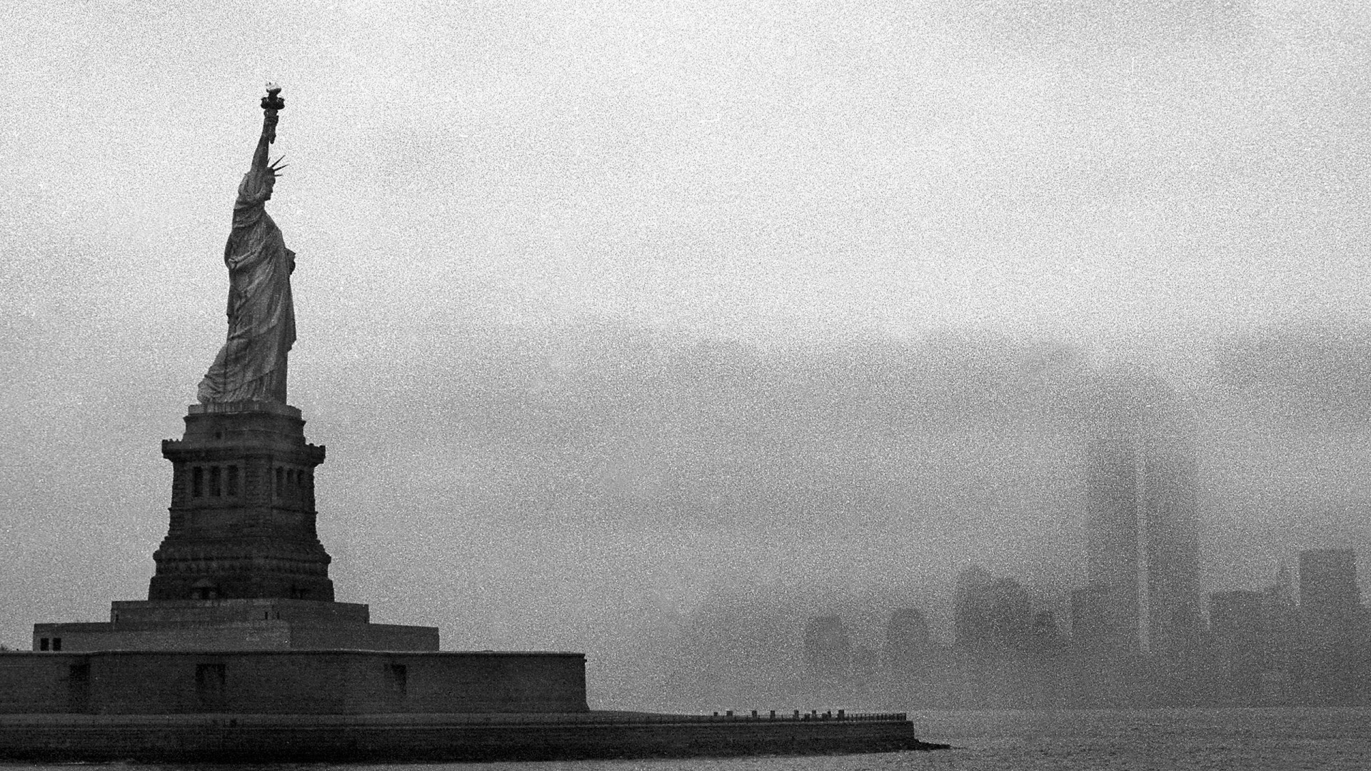 City Statue Of Liberty Halftone Pattern Statue Smog 1920x1080