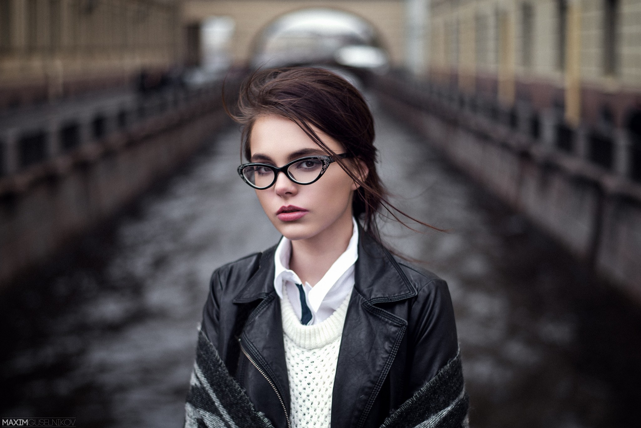 Blurred Maxim Guselnikov Women Outdoors Depth Of Field Nerds Women Long Hair Brunette Glasses Women  2048x1367