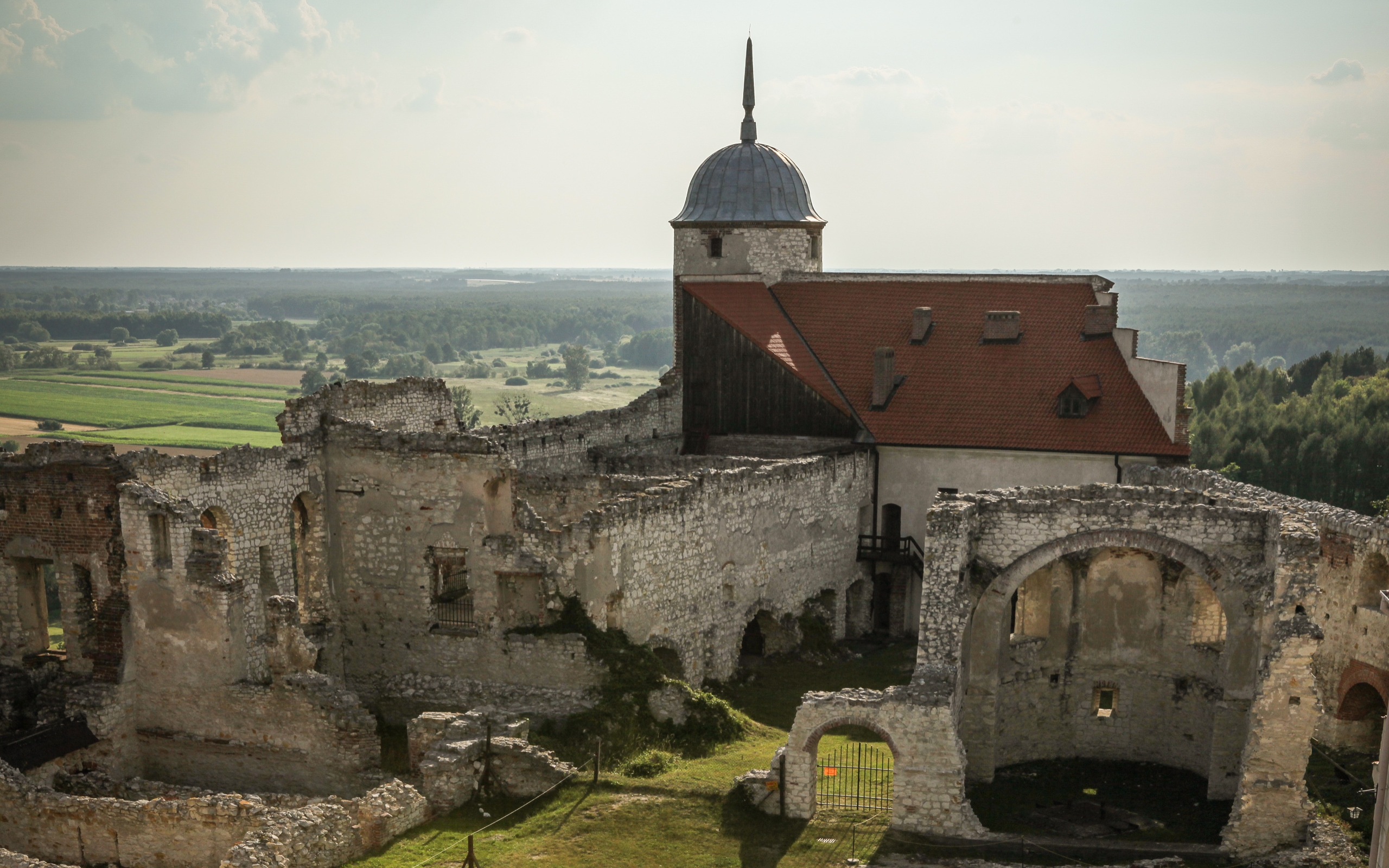 Man Made Janowiec Castle 2560x1600