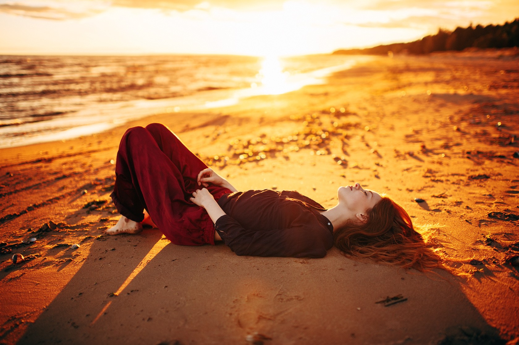Marat Safin Women Model Long Hair Redhead Beach Sunset Lying Down Wavy Hair Closed Eyes Barefoot Wom 1680x1118