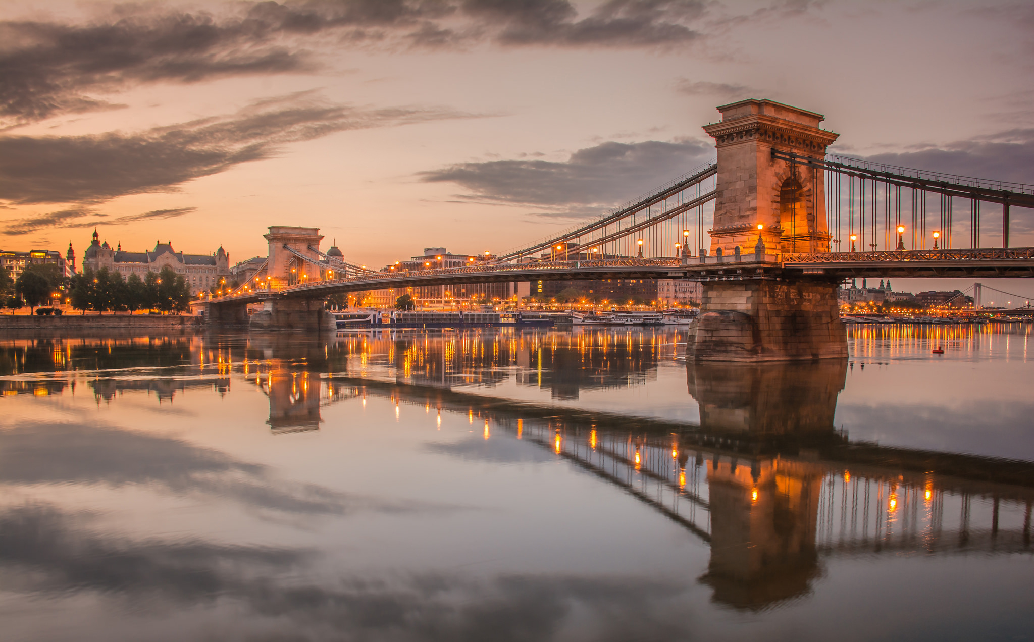 Chain Bridge Bridge Budapest Hungary River Danube Reflection Evening 2048x1272