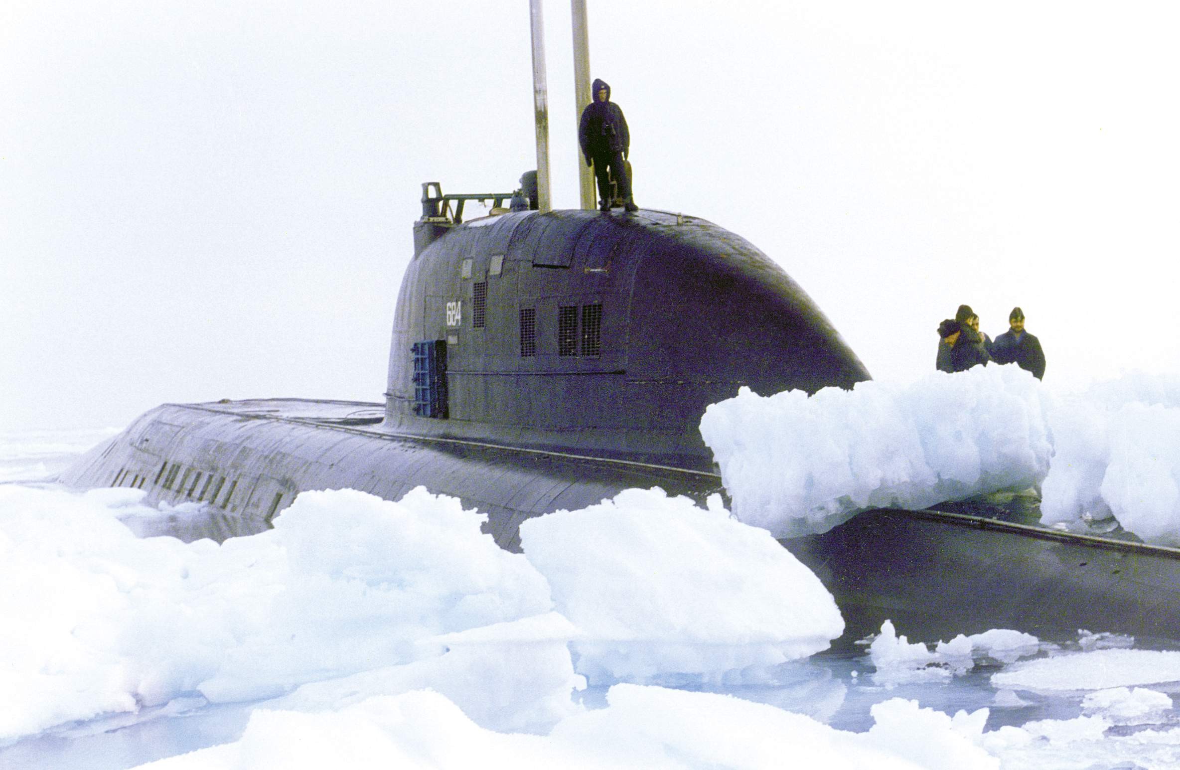 Nuclear Submarines Military Vehicle Ice Submarine 2368x1545