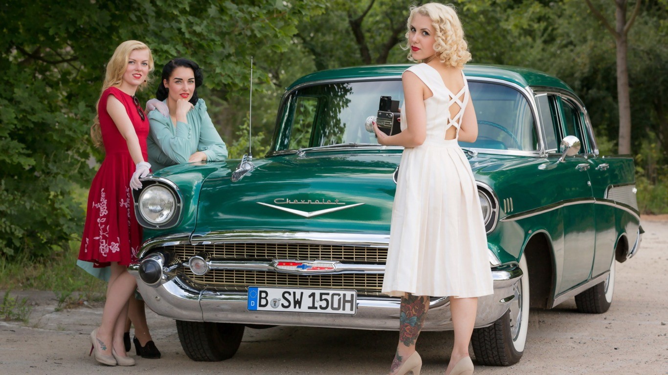 Women Dress Hair Car Event Prom Old Car Red Blue White Blonde Brunette Vintage Road 1366x768