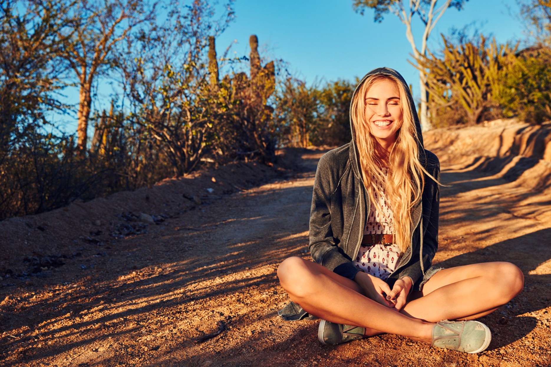 Scarlett Leithold Women Model Blonde Smiling Sunlight Long Hair Closed Eyes 1870x1247