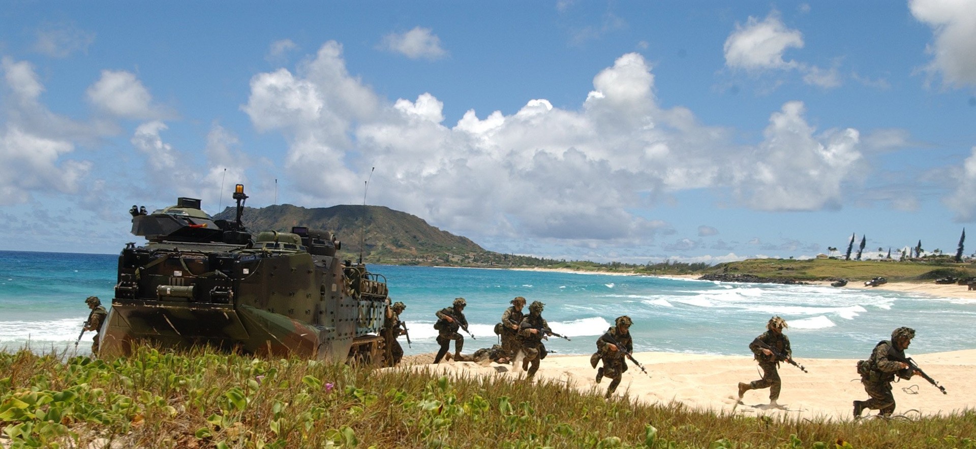 Military Beach Soldier USMC 1920x884