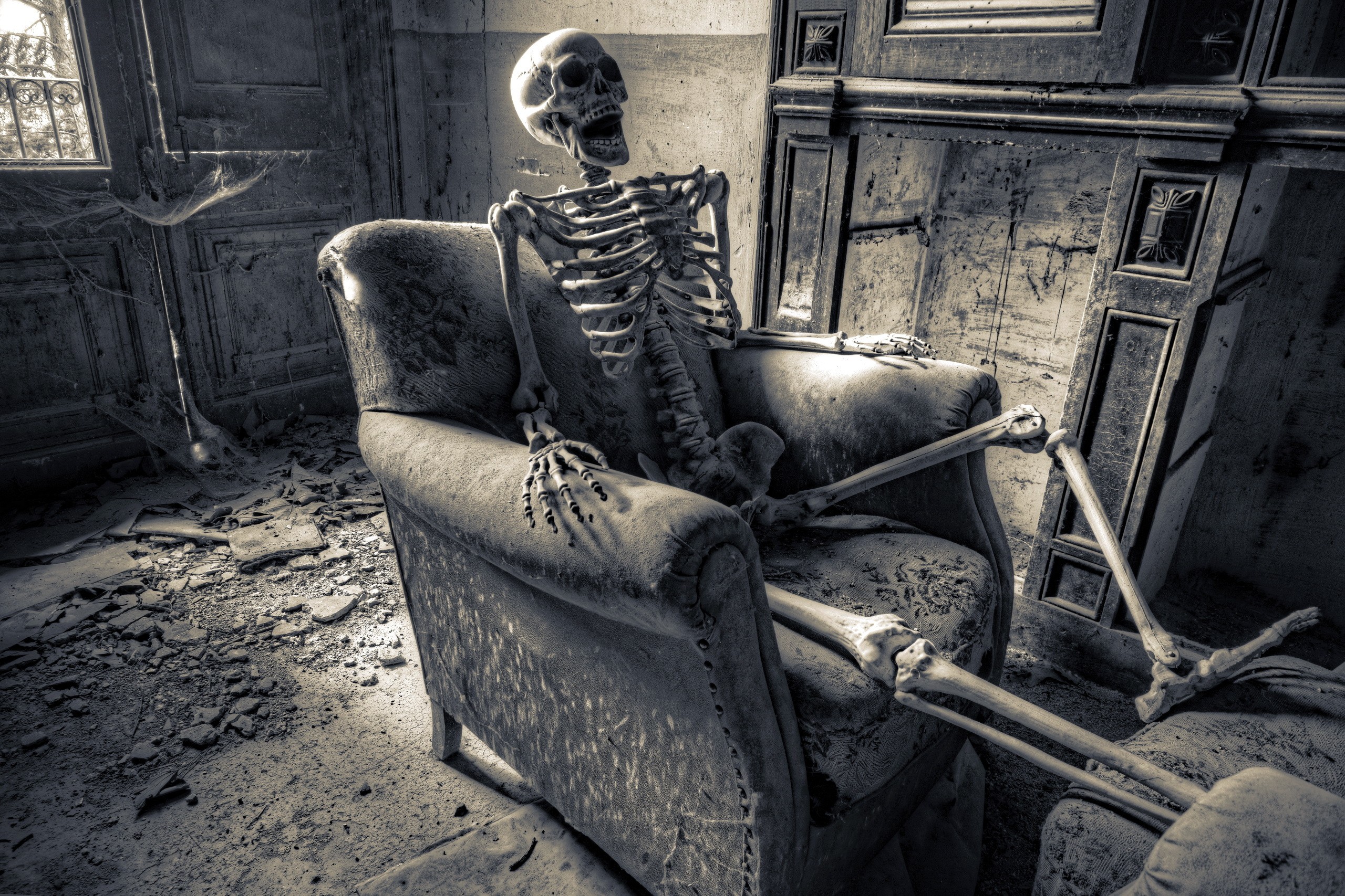 Skeleton Chair Ruin Dark Dark Humor Abandoned Armchairs Humor 2560x1707