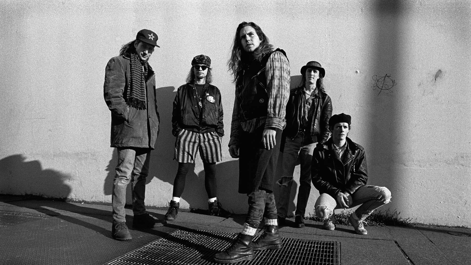 Men Musician Rock Stars Grunge Seattle Monochrome Long Hair Street Wall Shadow Rock Bands 90s Doc Ma 1920x1080