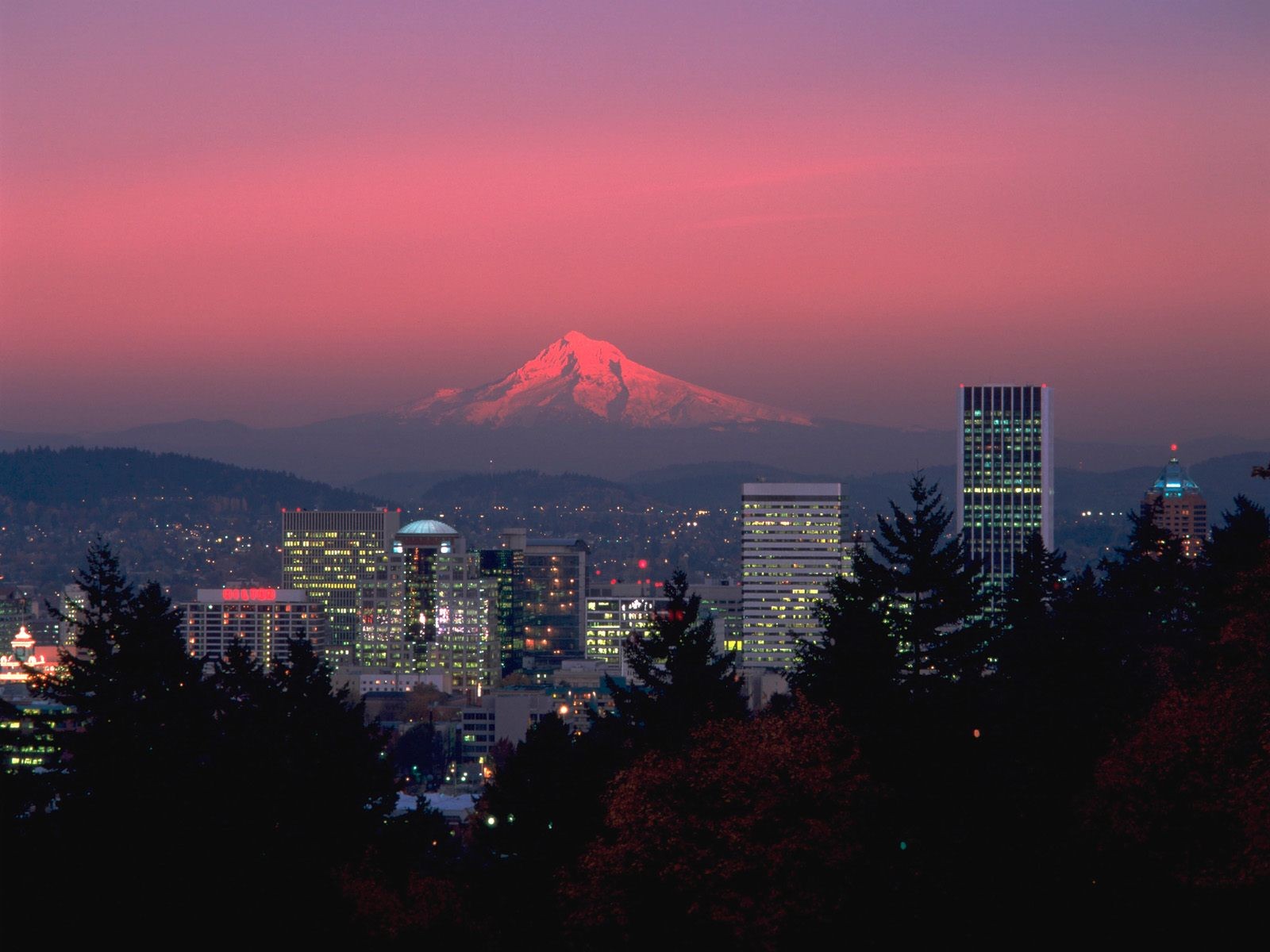 Portland Mount Hood Oregon City Mountains Cityscape Dusk 1600x1200