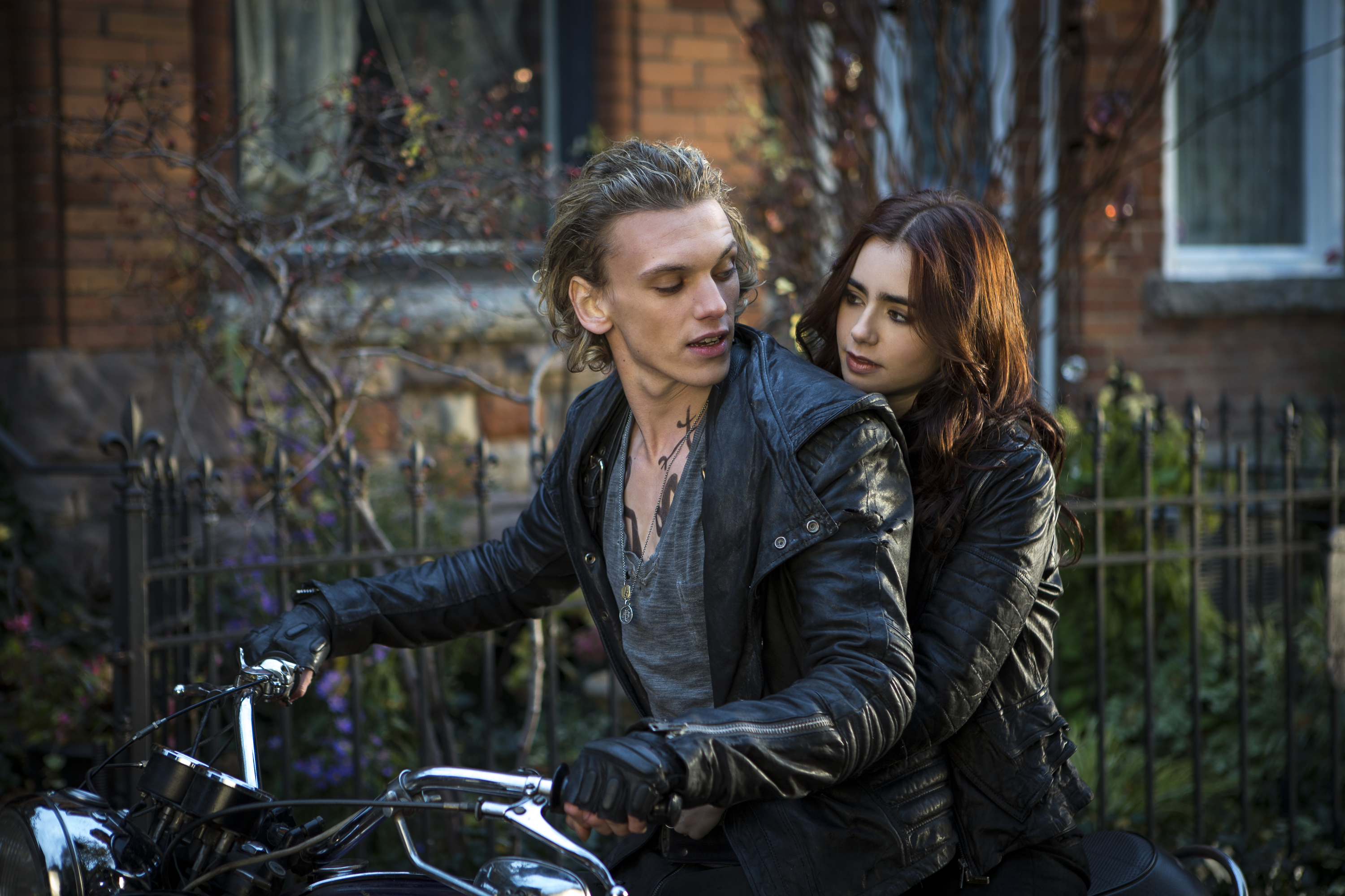 The Mortal Instruments City Of Bones Jamie Campbell Bower Lily Collins 3000x2000