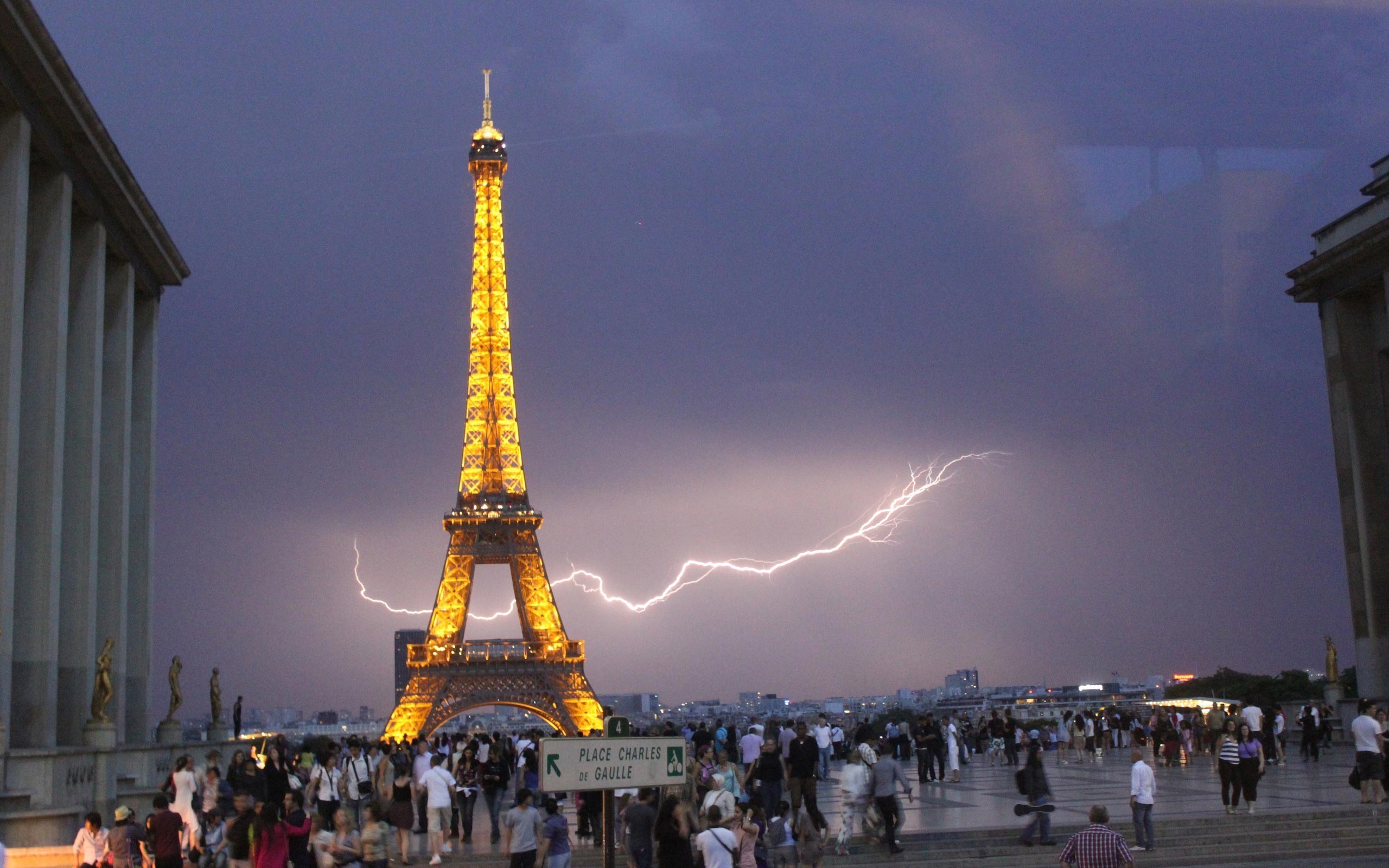 Paris Eiffel Tower Storm Building Tower Lightning 2560x1600