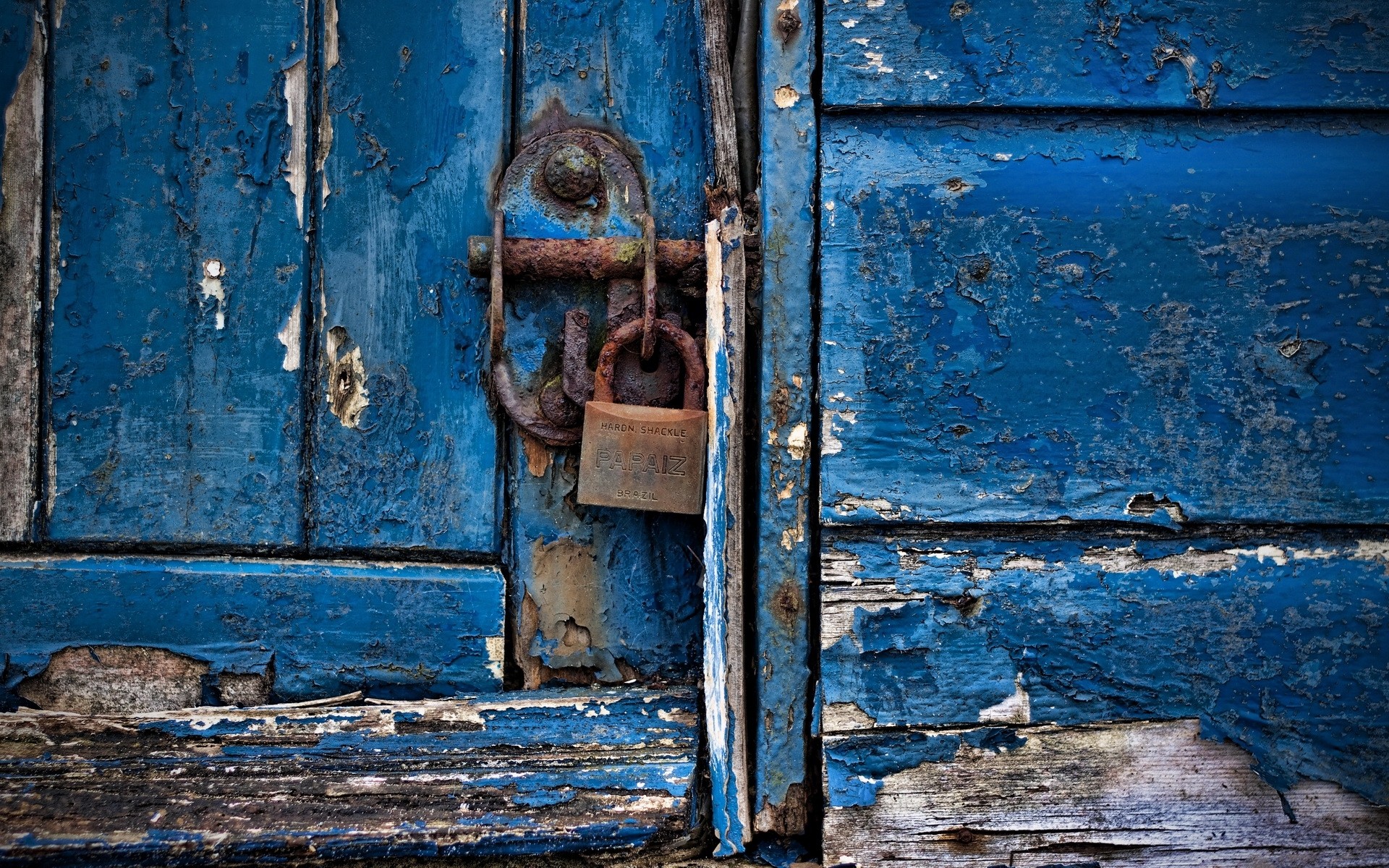 Wood Wooden Surface Door Blue Lockers Rust Brazil 1920x1200