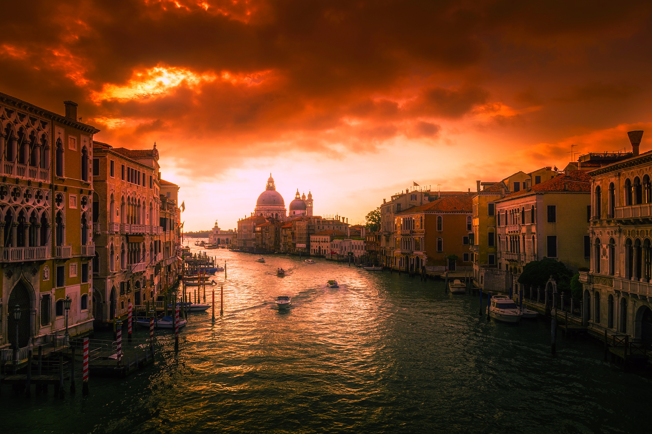 Venice Italy House Building Sunset Canal Boat Cloud City Grand Canal 2200x1467