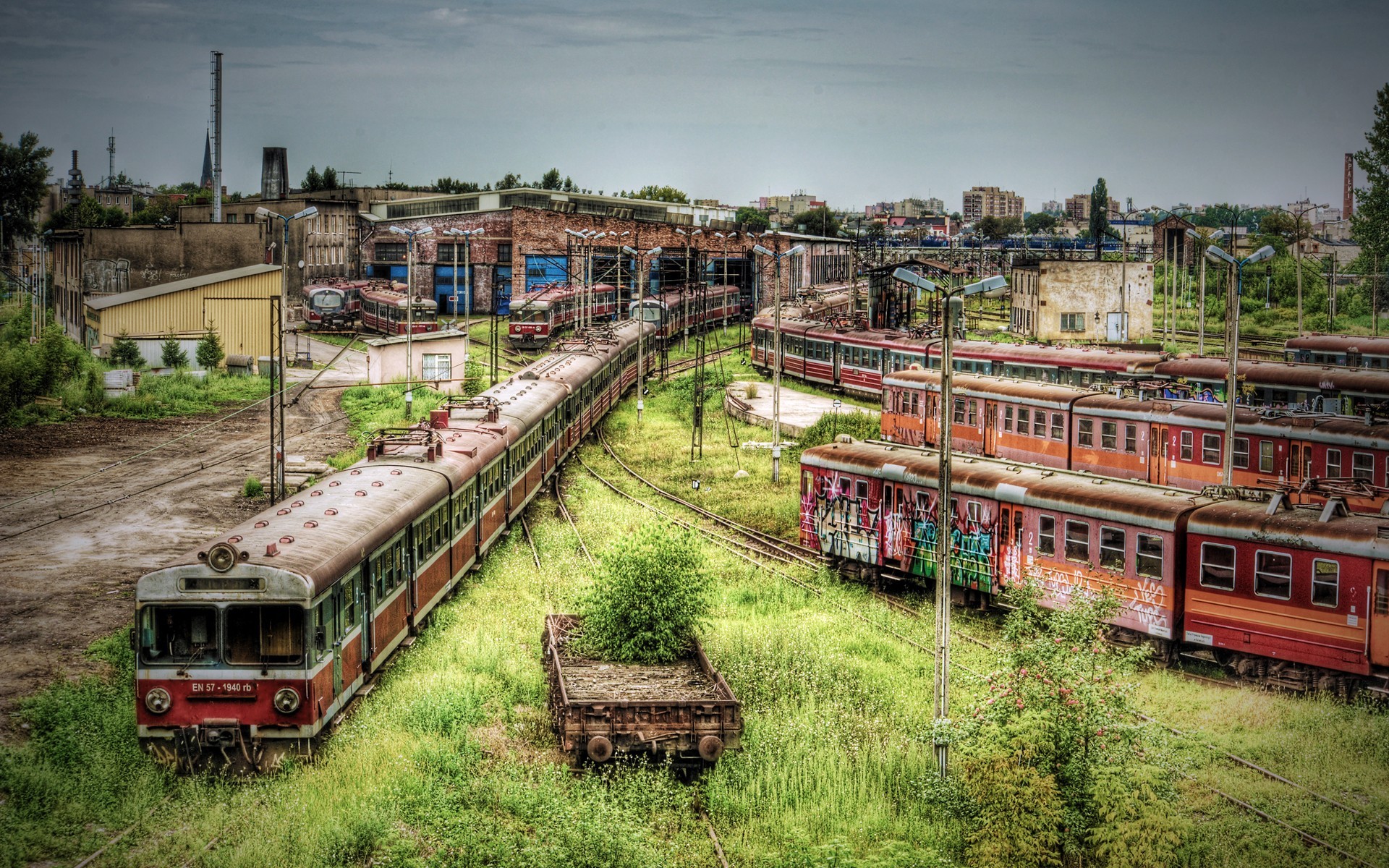 Apocalyptic Train Station Train HDR Poland Abandoned Cz Stochowa 1920x1200