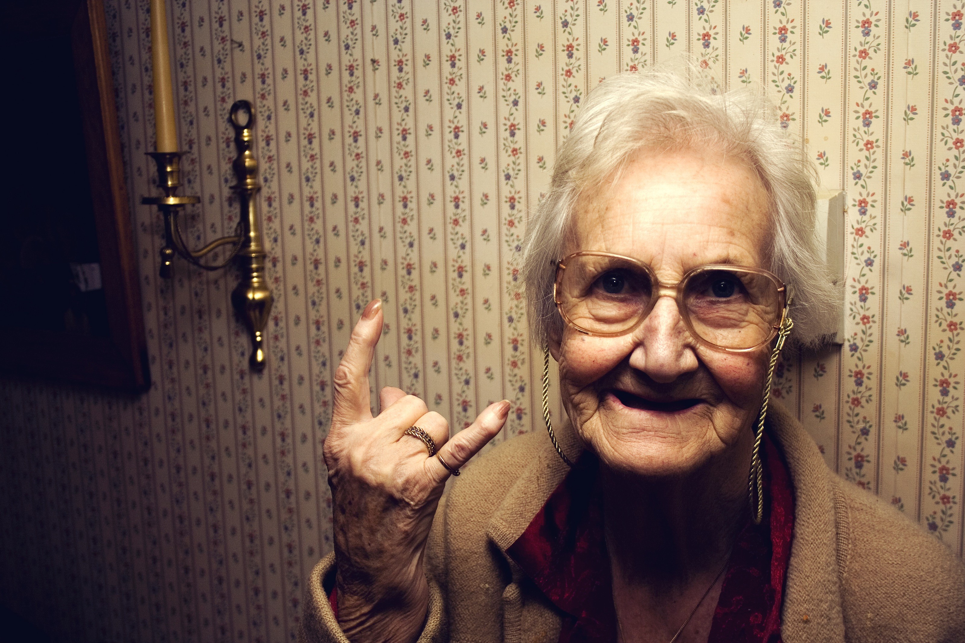 Old People Glasses Rock And Roll White Hair Women 3200x2133