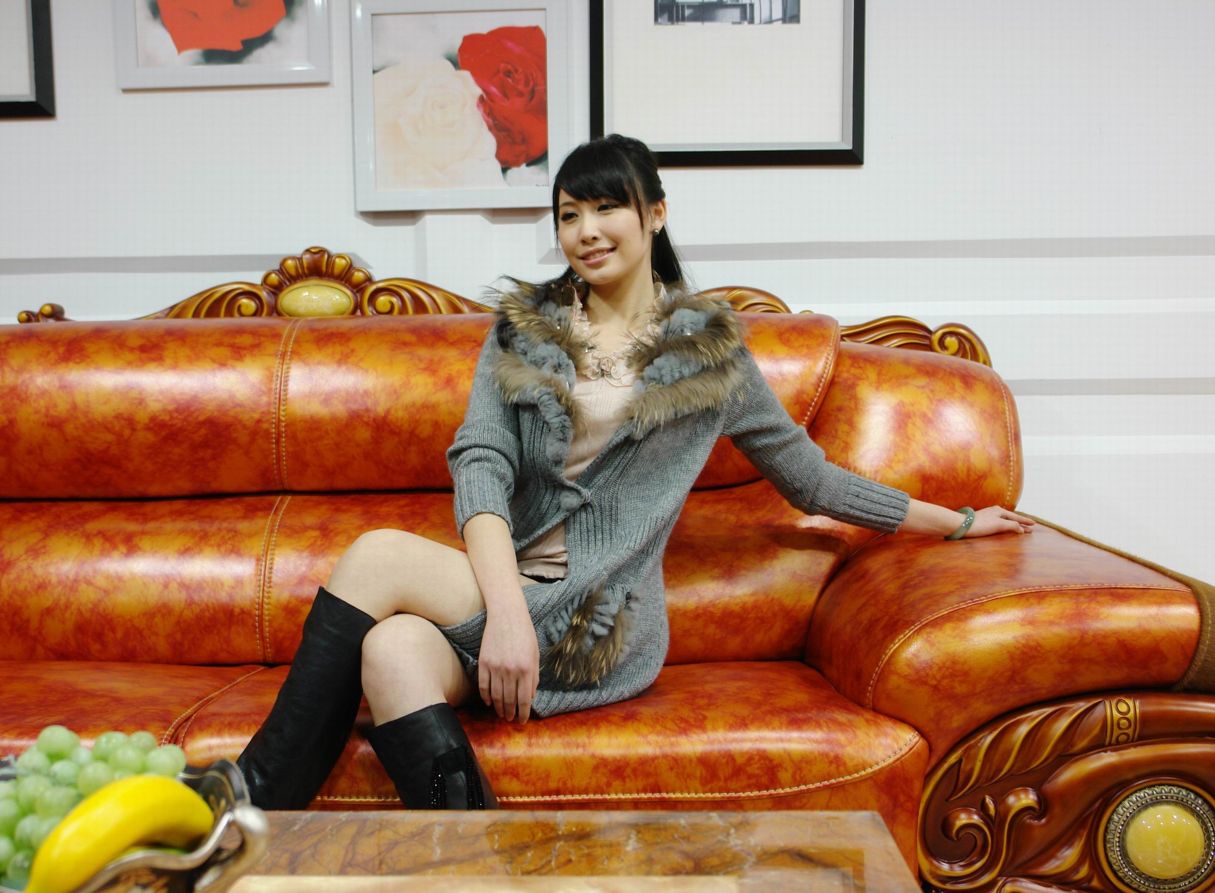 Diana Xu Miss World Women Sitting Couch Brunette Black Hair Looking Away Asian Chinese Legs Crossed  2398x1763