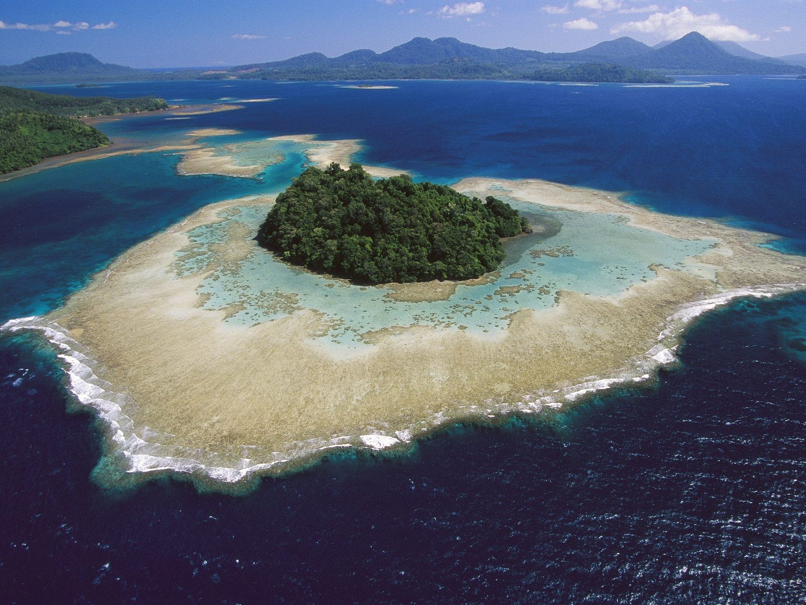 Island Atolls Tropical Landscape Aerial View Nature 1600x1200