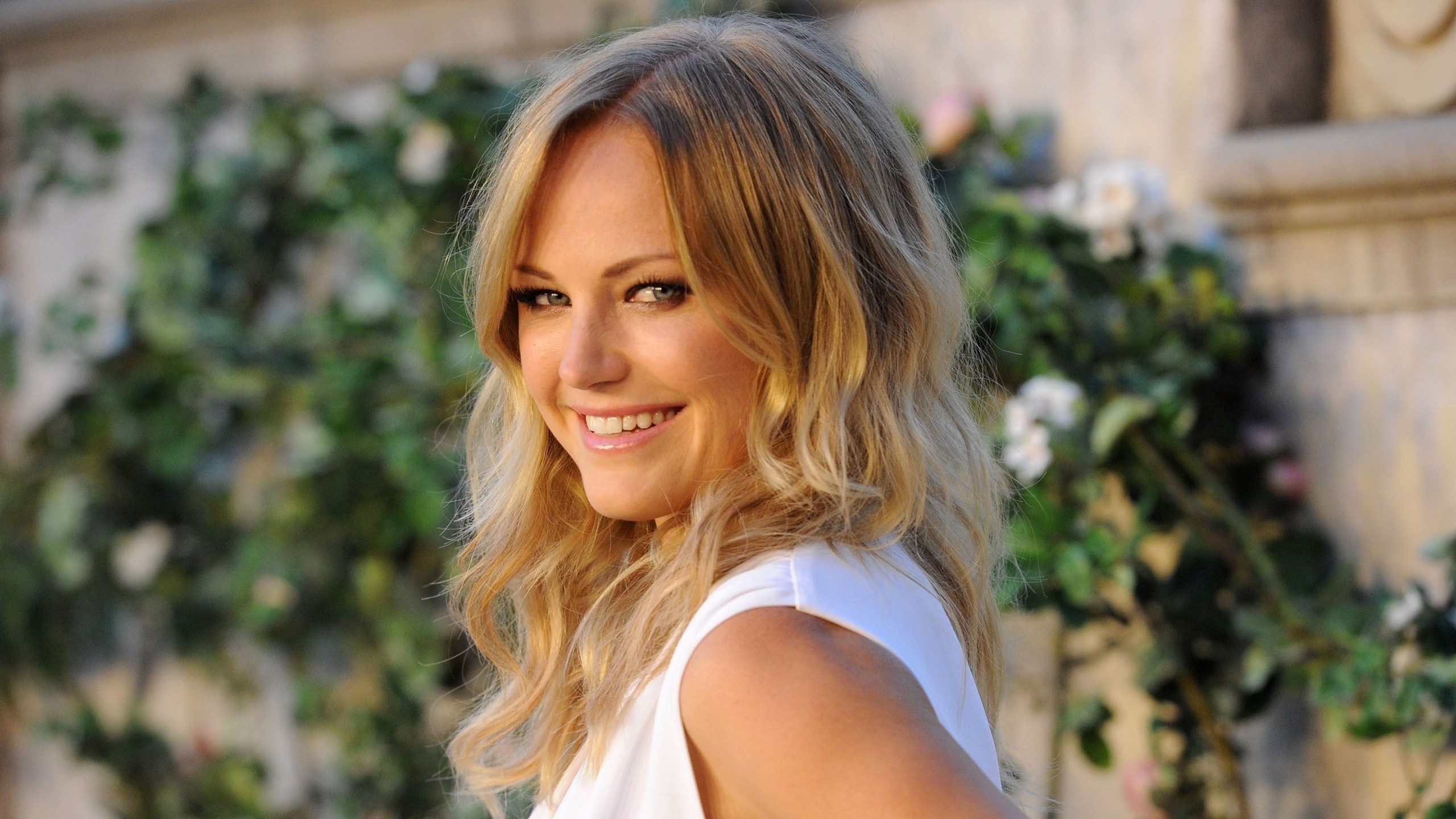 Malin Akerman Actress Blonde Blue Eyes Smile 2560x1440