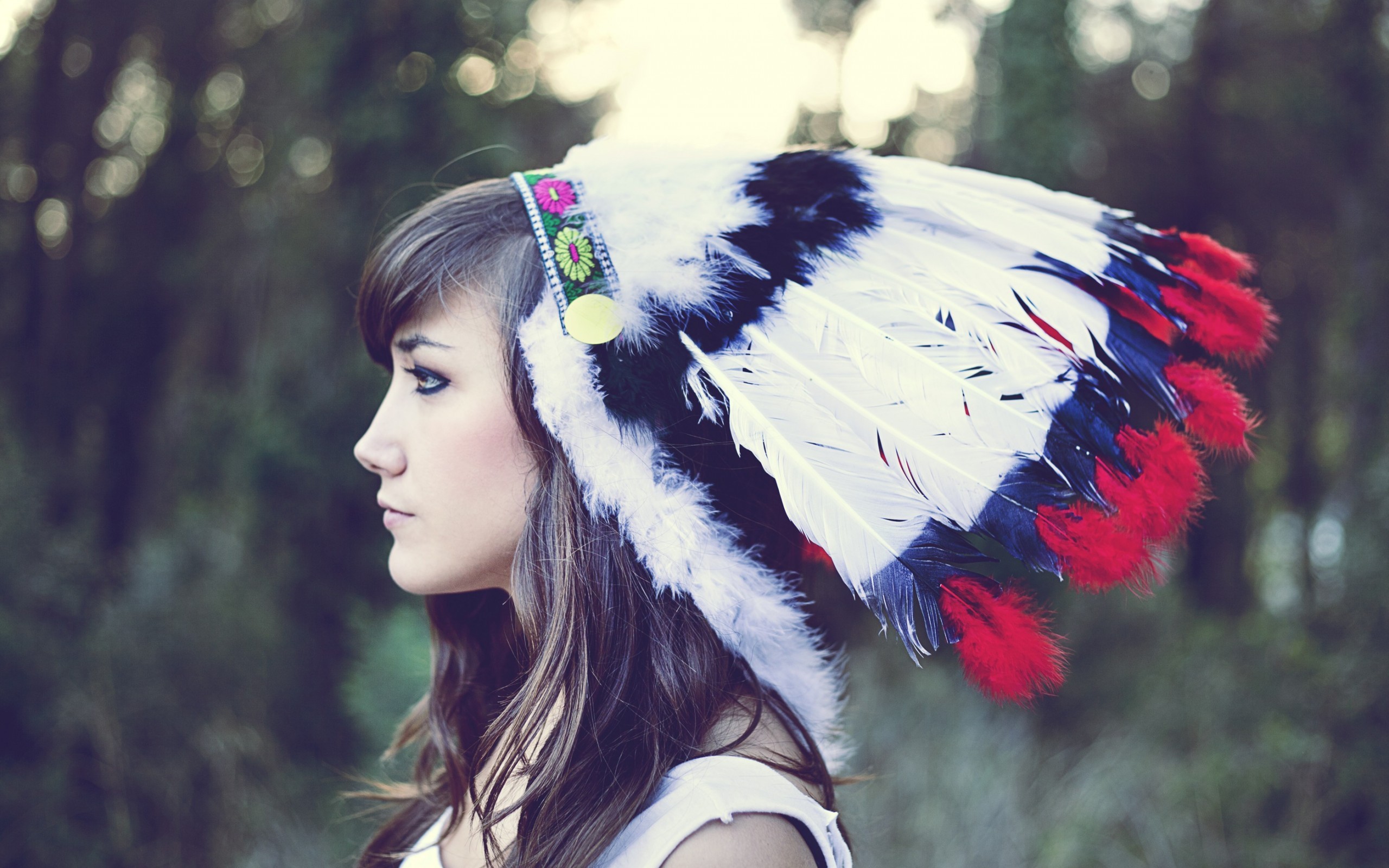 Brunette Headdress Feathers Profile Model Women Face Indian Hat Marta Aragones 2560x1600