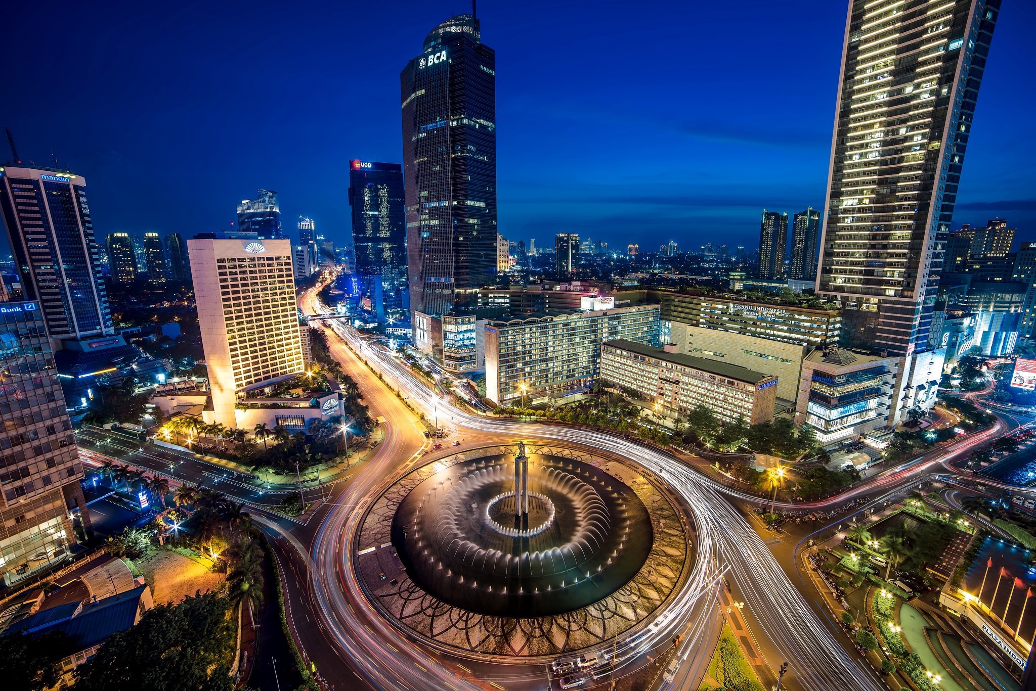 Fountain Roundabouts Jakarta City Cityscape 2048x1367