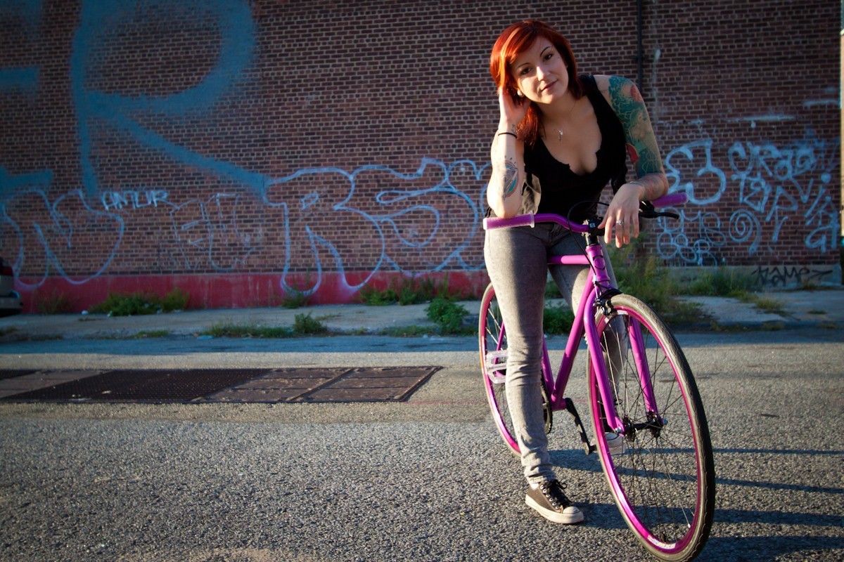 Model Women Fixed Gear Fixie Bicycle Converse Redhead Women With Bikes Urban Tattoo Women Outdoors V 1200x800