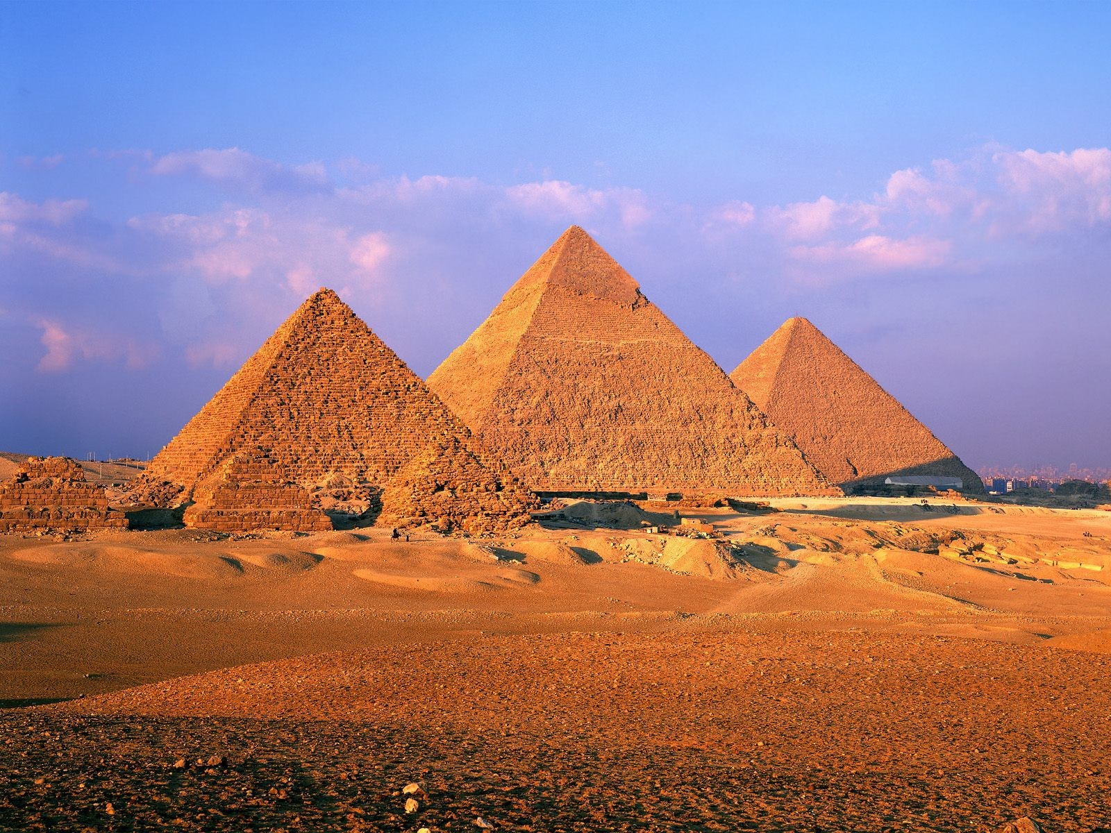 Pyramids Of Giza Pyramid Egypt Ancient Desert 1600x1200