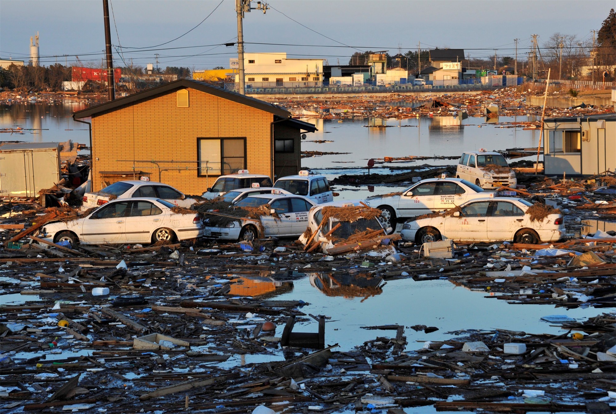 Japan Asia Earthquakes 2000x1345