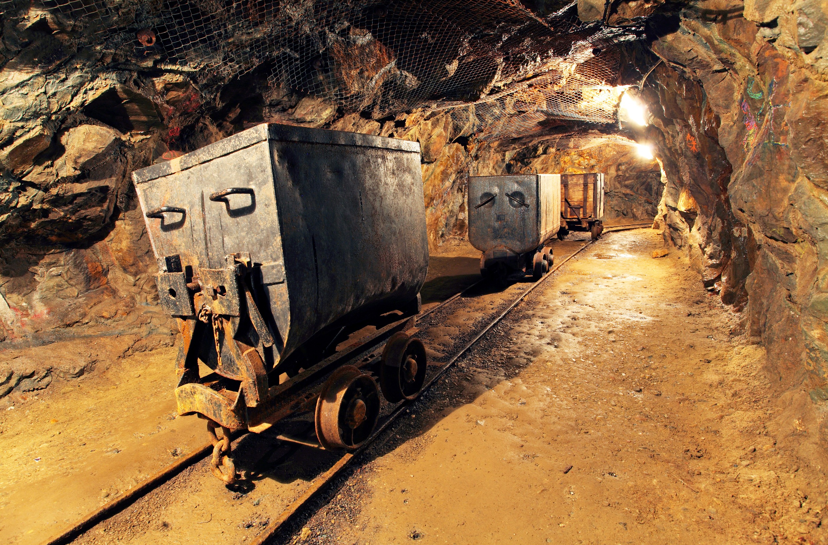 Mining Underground Metal Vehicle Stones Cave 2804x1845