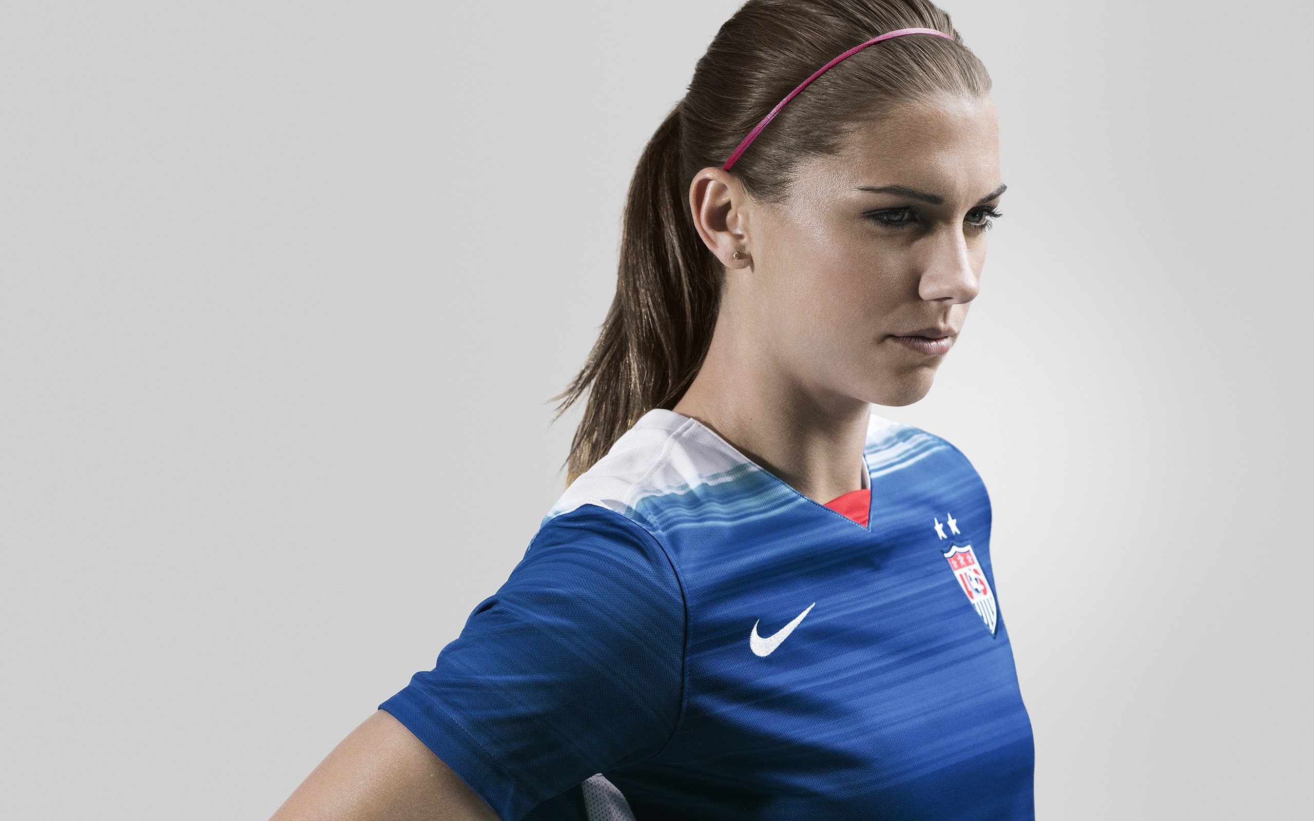 Alex Morgan Soccer Girls Athletes USA Nike Women Simple Background 2560x1600