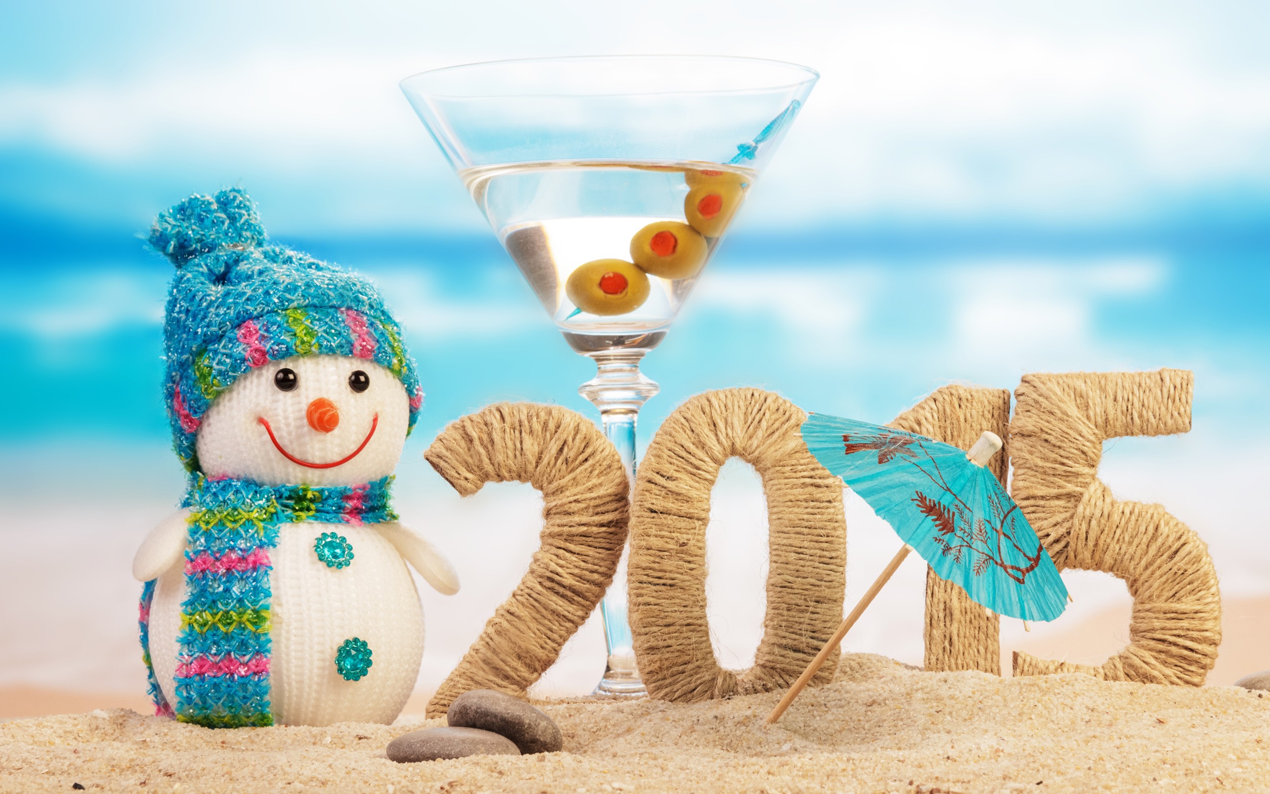 New Year 2015 Sand Drink Snowmen Umbrella 2560x1600