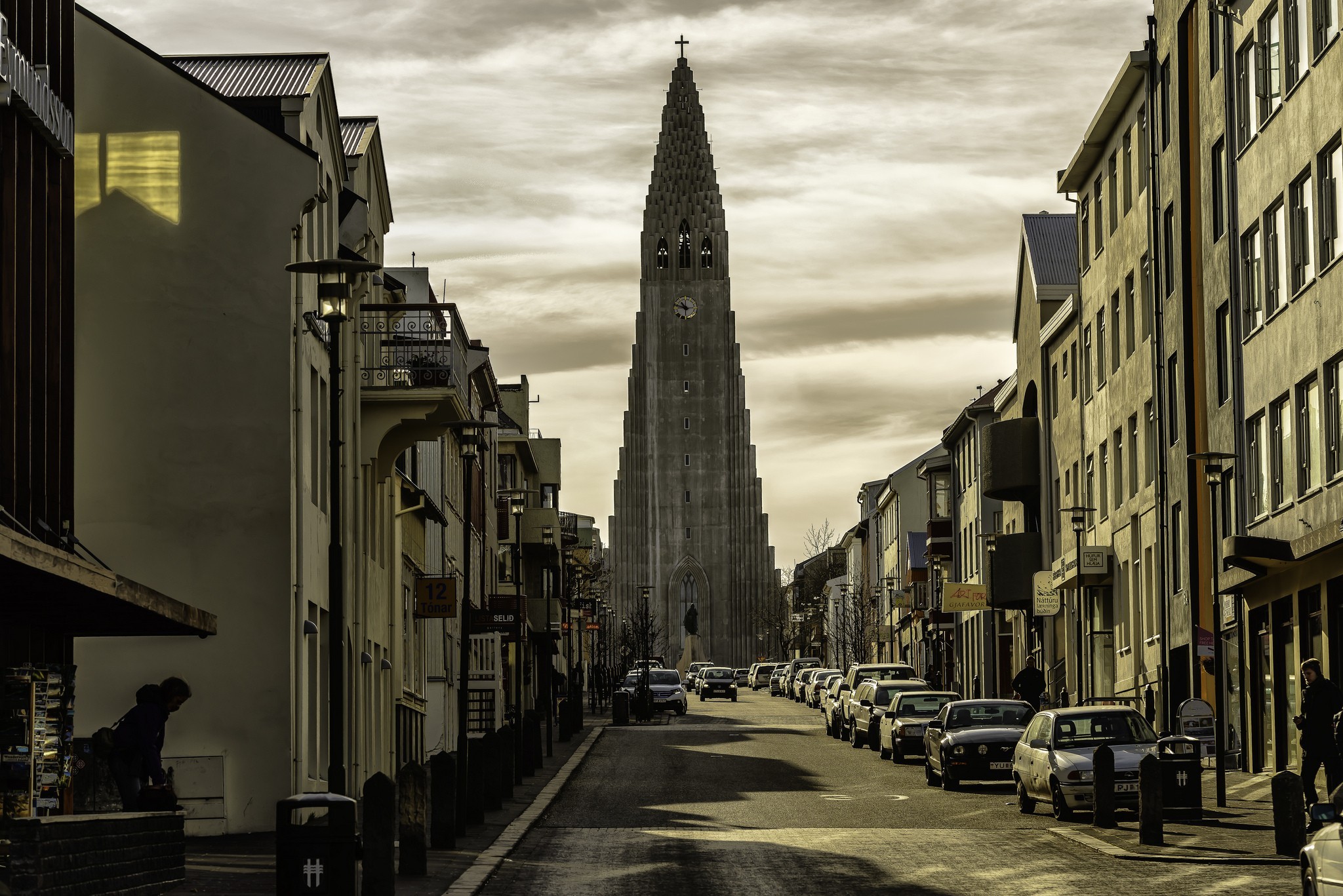 City Cityscape Architecture Building Clouds Reykjavik Capital Iceland Street Church House Car Balcon 2048x1367