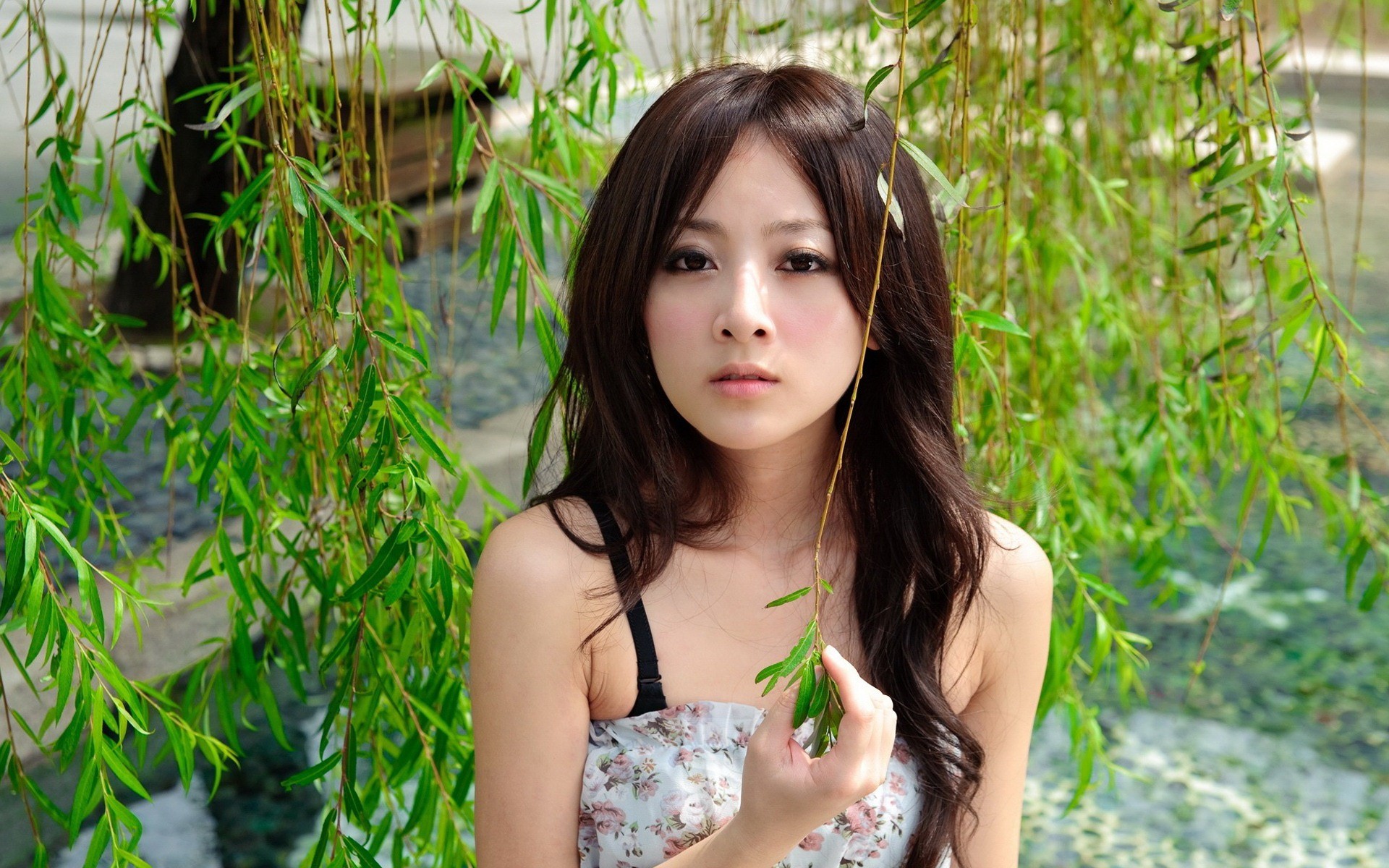Women Japan Mikako Zhang Kaijie Brunette Asian Bare Shoulders Eyeliner Women Outdoors Willows Long H 1920x1200