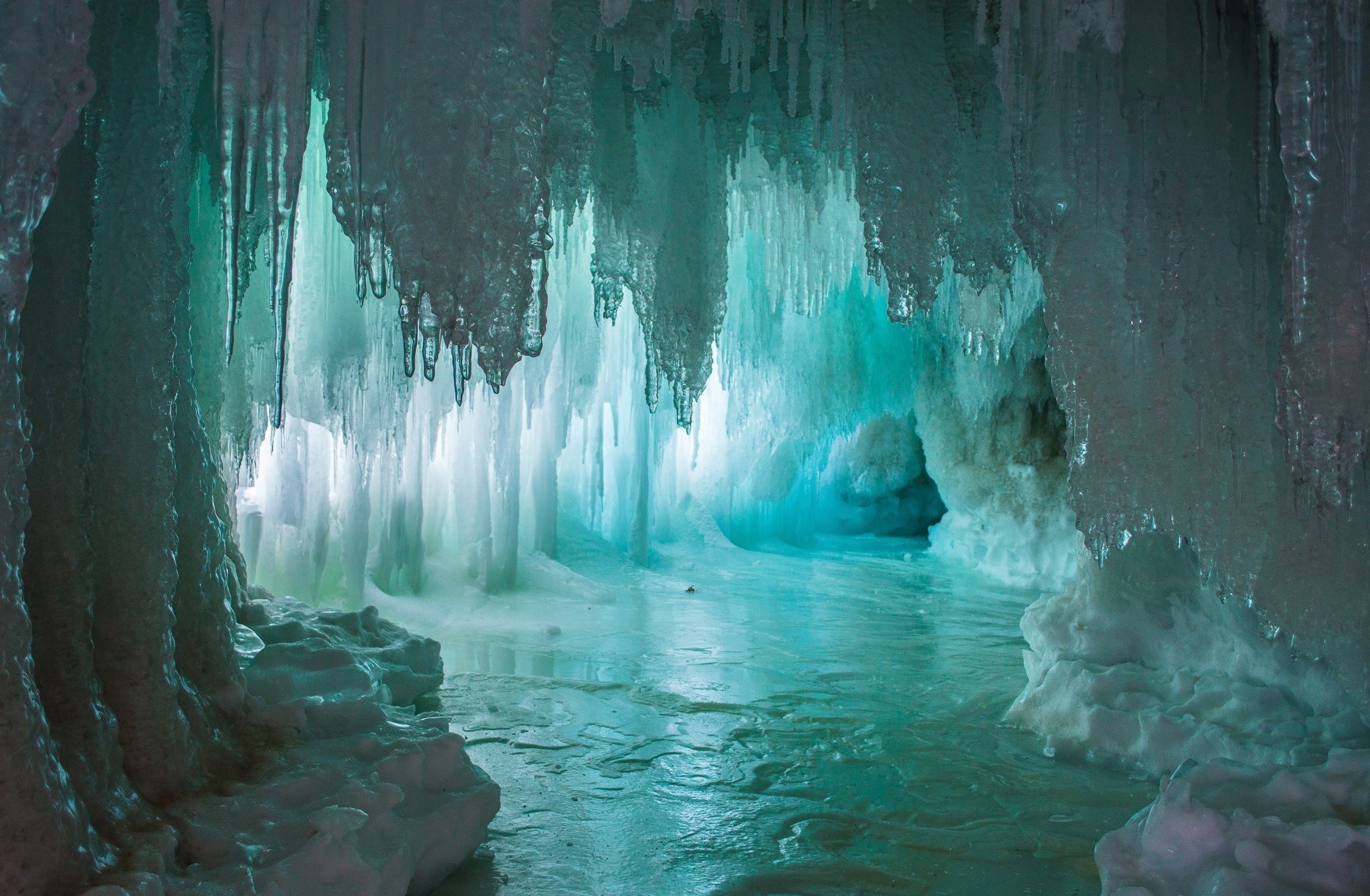Nature Cave Sunlight Ice Frost Glaciers Icicle Snow Turquoise 2048x1340