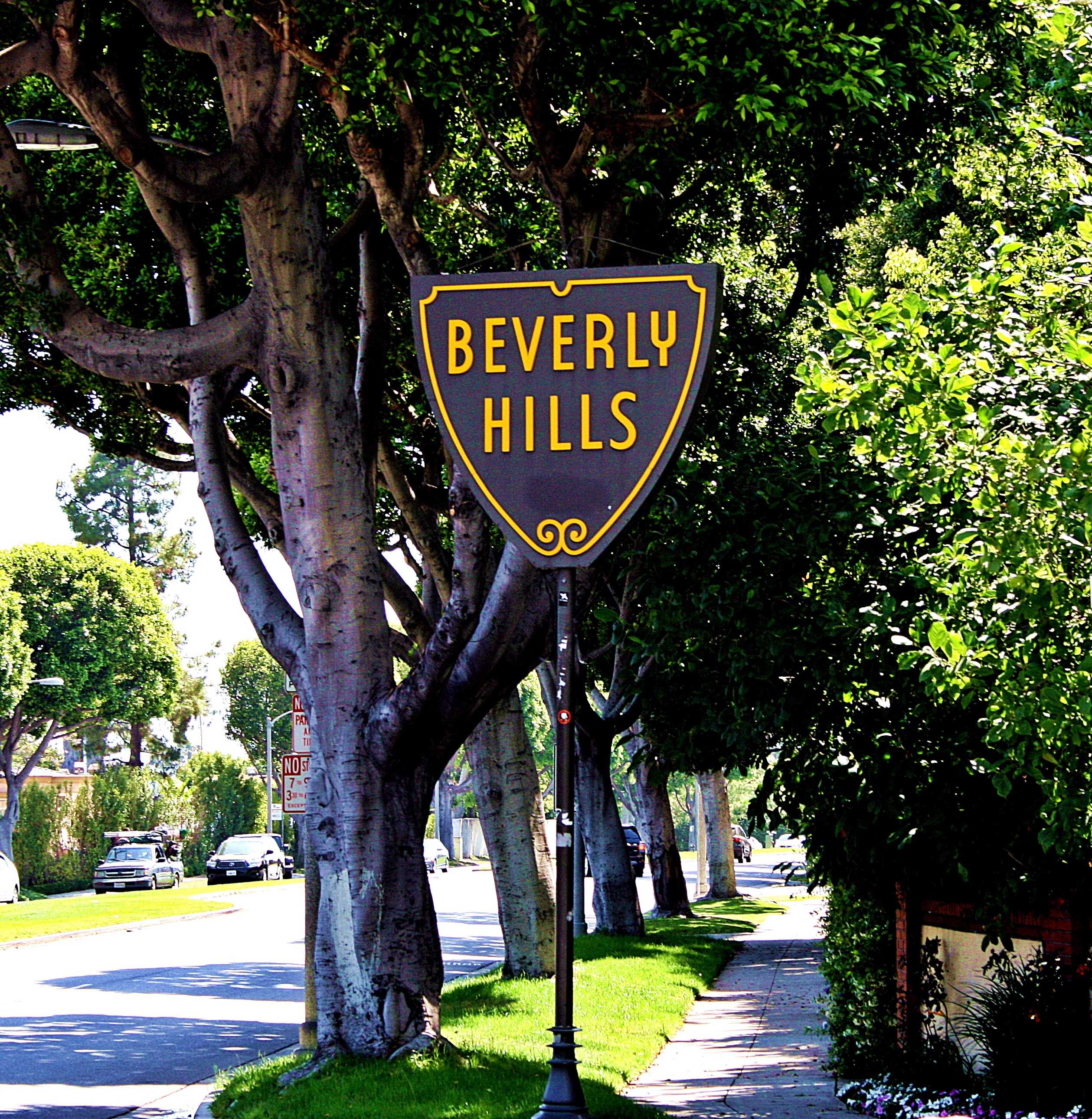 Beverly Hills Sign Street 2518x2581